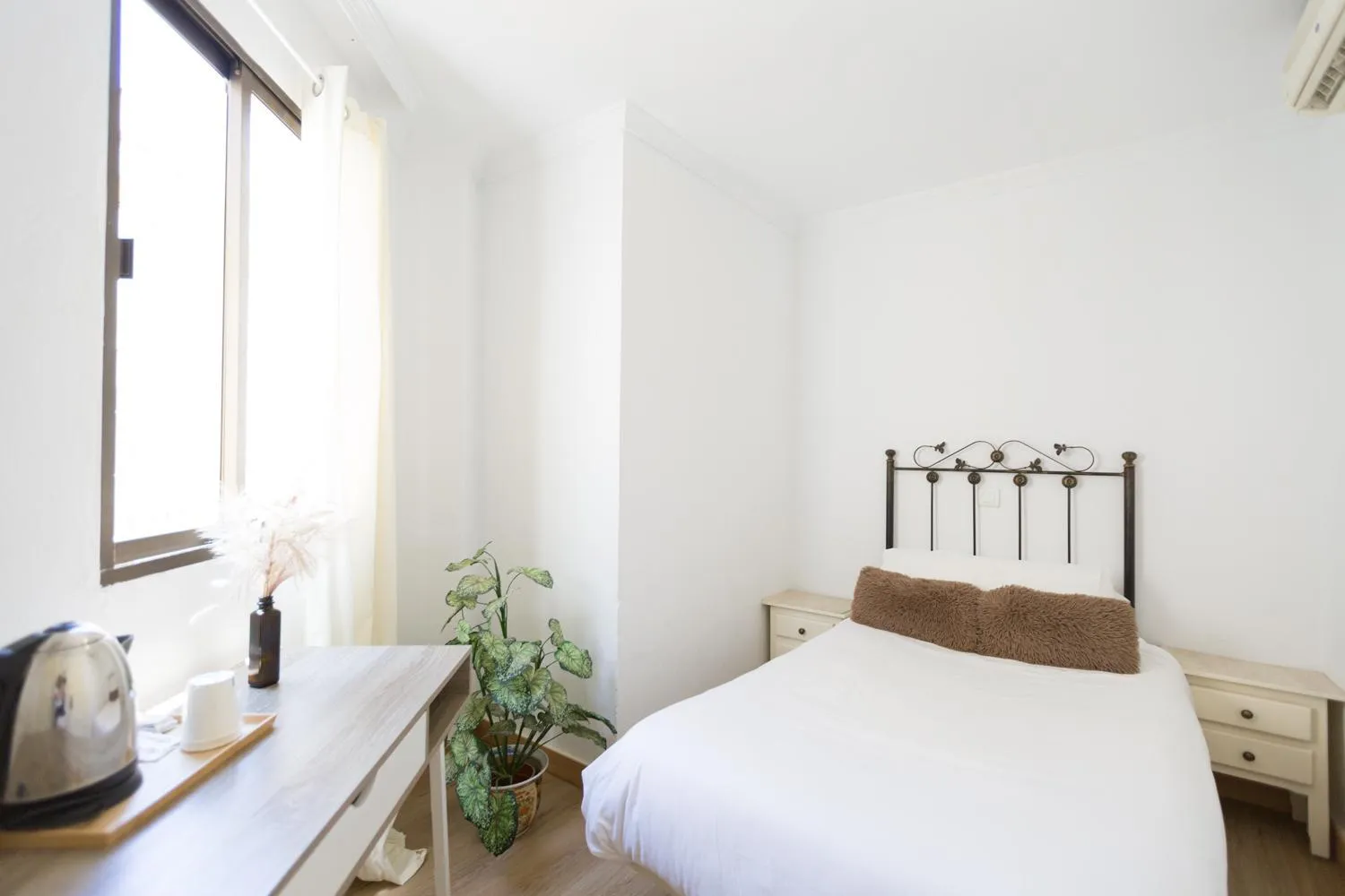 Single Room with External Private Bathroom in Hostal San Miguel by Croma