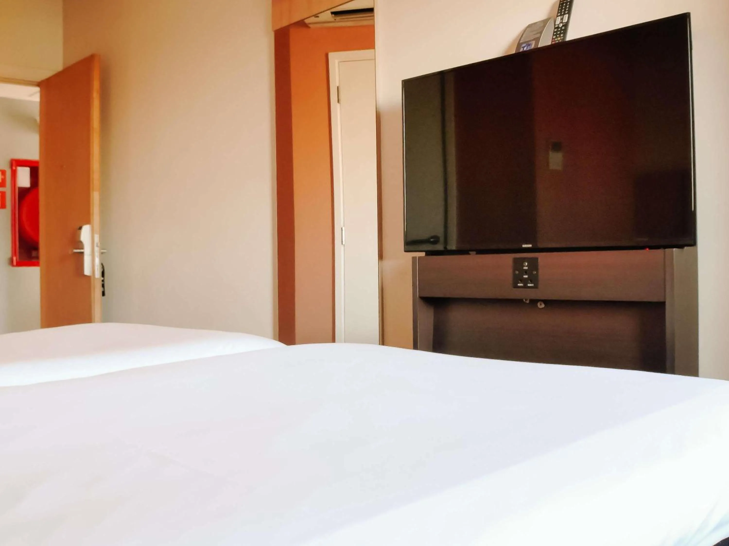 Standard Twin Room in ibis Santiago Providencia