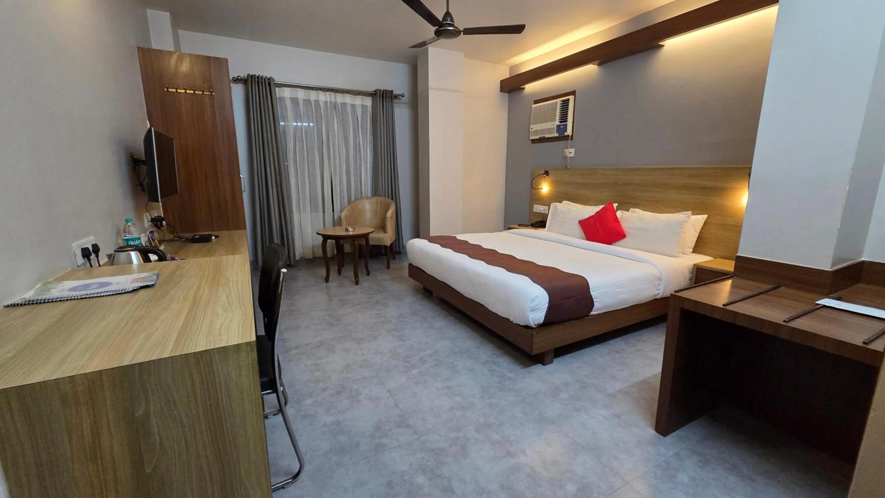 Deluxe King Room - single occupancy in Hotel Gulmohar Grand