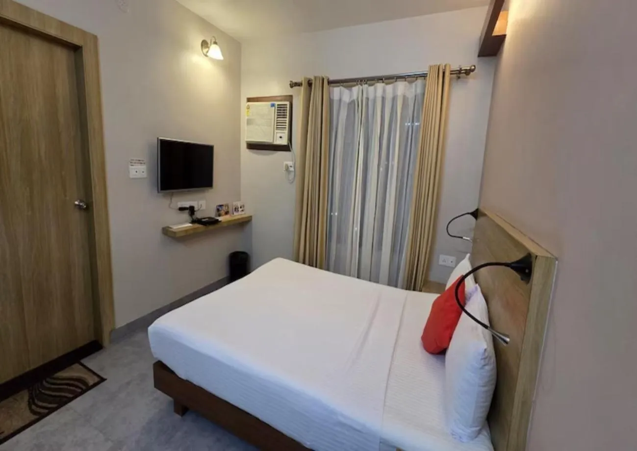 Economy Double Room - single occupancy in Hotel Gulmohar Grand