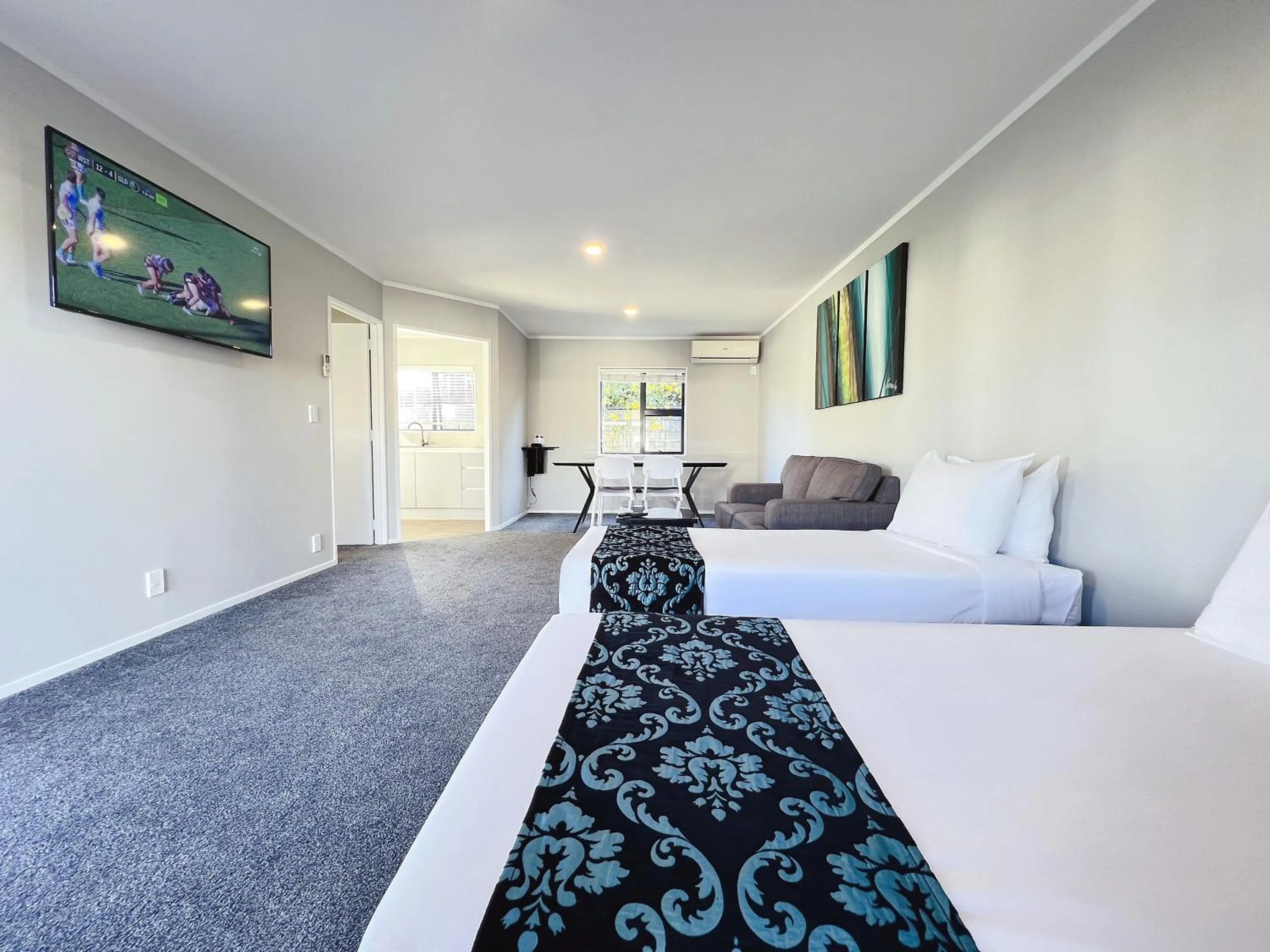 Large One-Bedroom Apartment in Camelot On Ulster