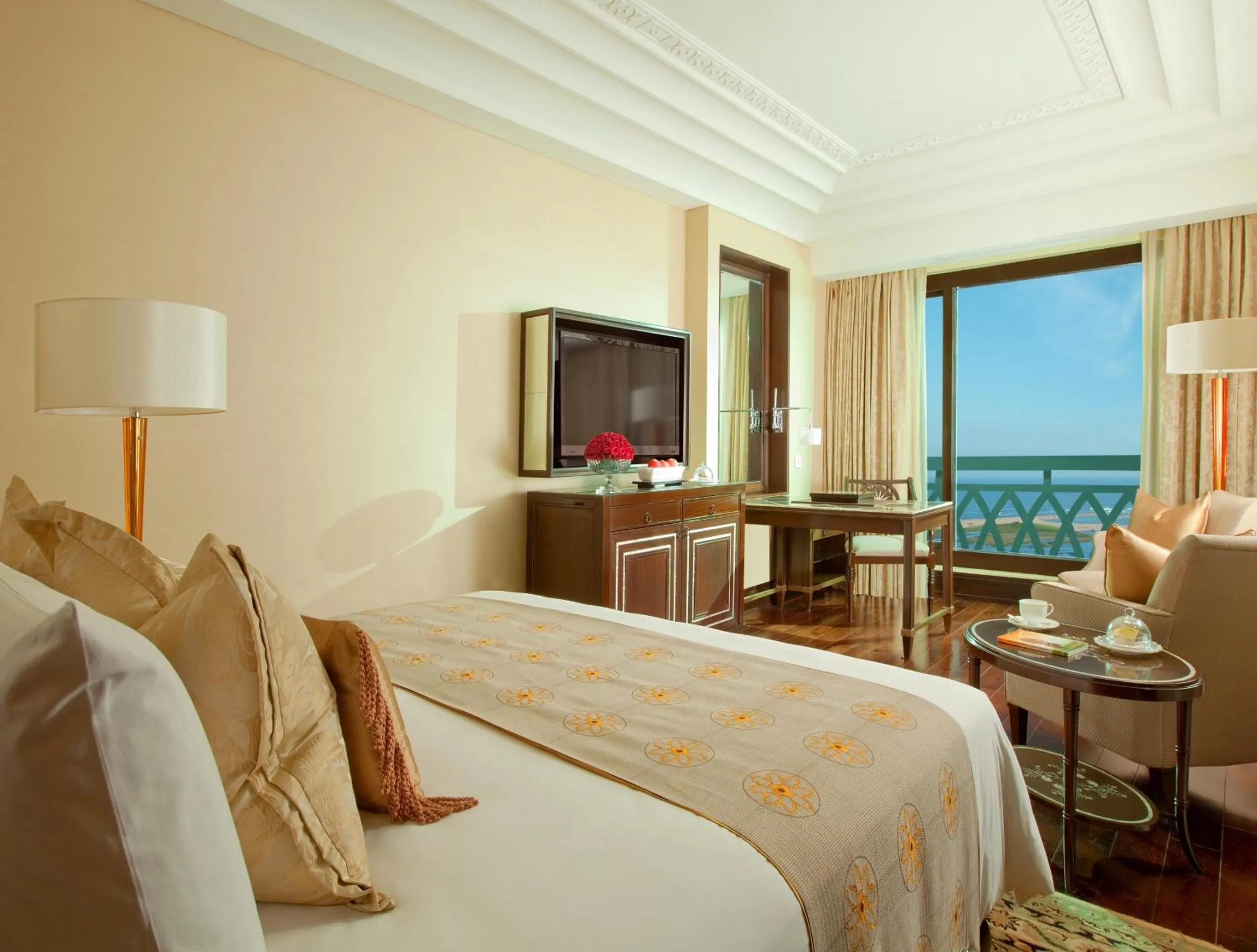 Deluxe Double or Twin Room with Sea View - single occupancy in The Leela Palace Chennai