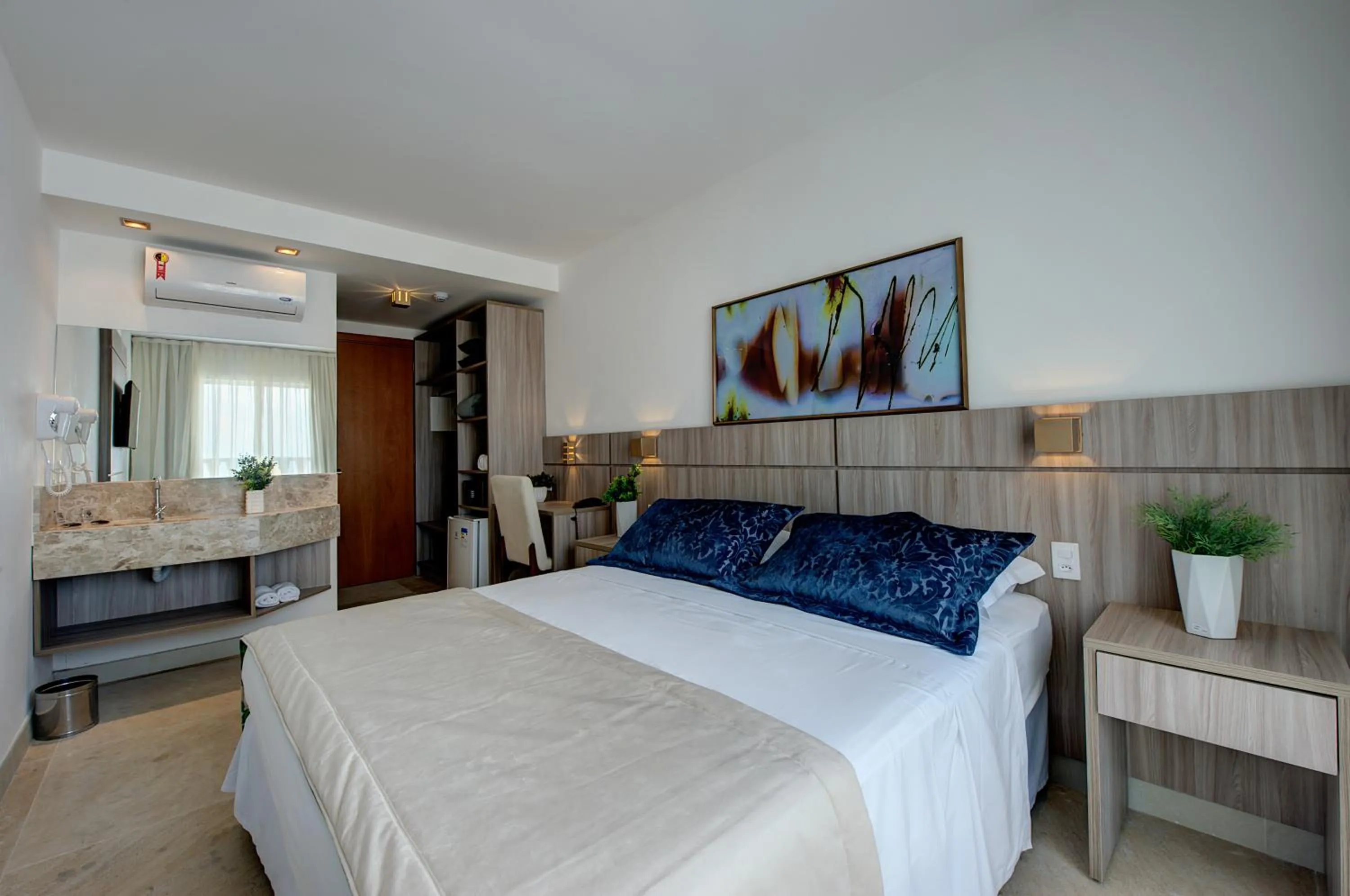 Queen Room with Sea View in Hotel da Villa