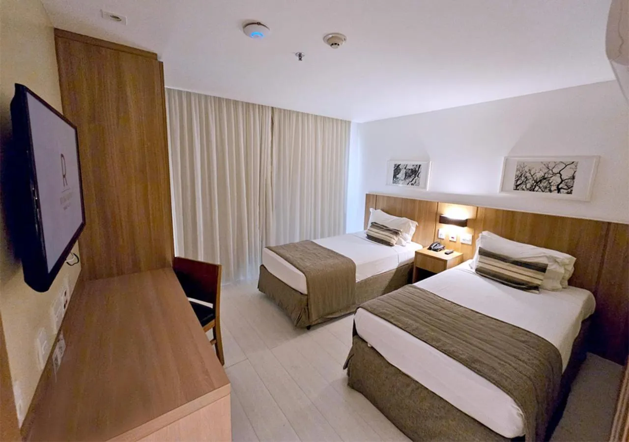 Superior Twin Room with Side Sea View in Riale Brisa Barra