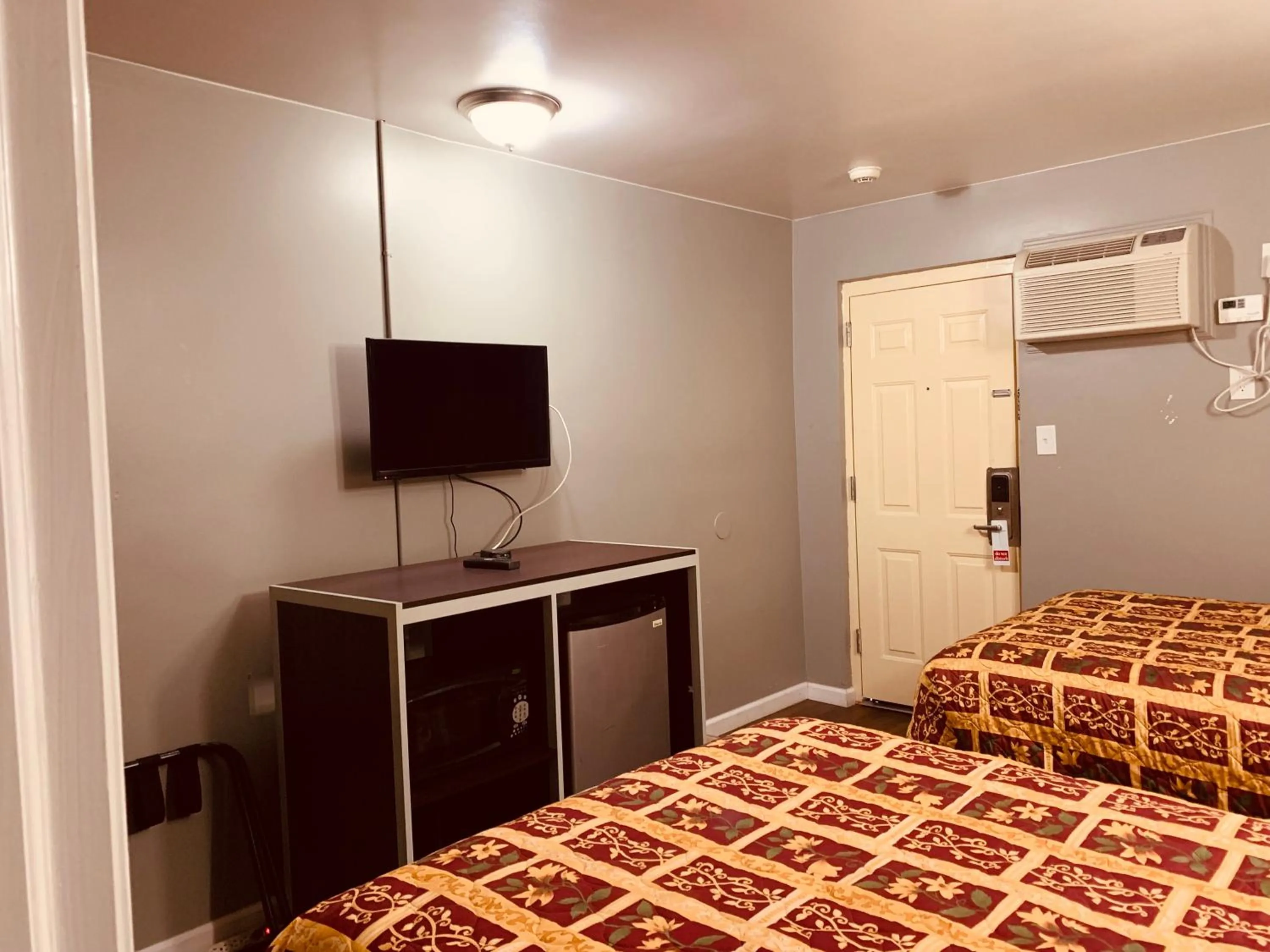 Double Room in Red Carpet Inn - Norristown