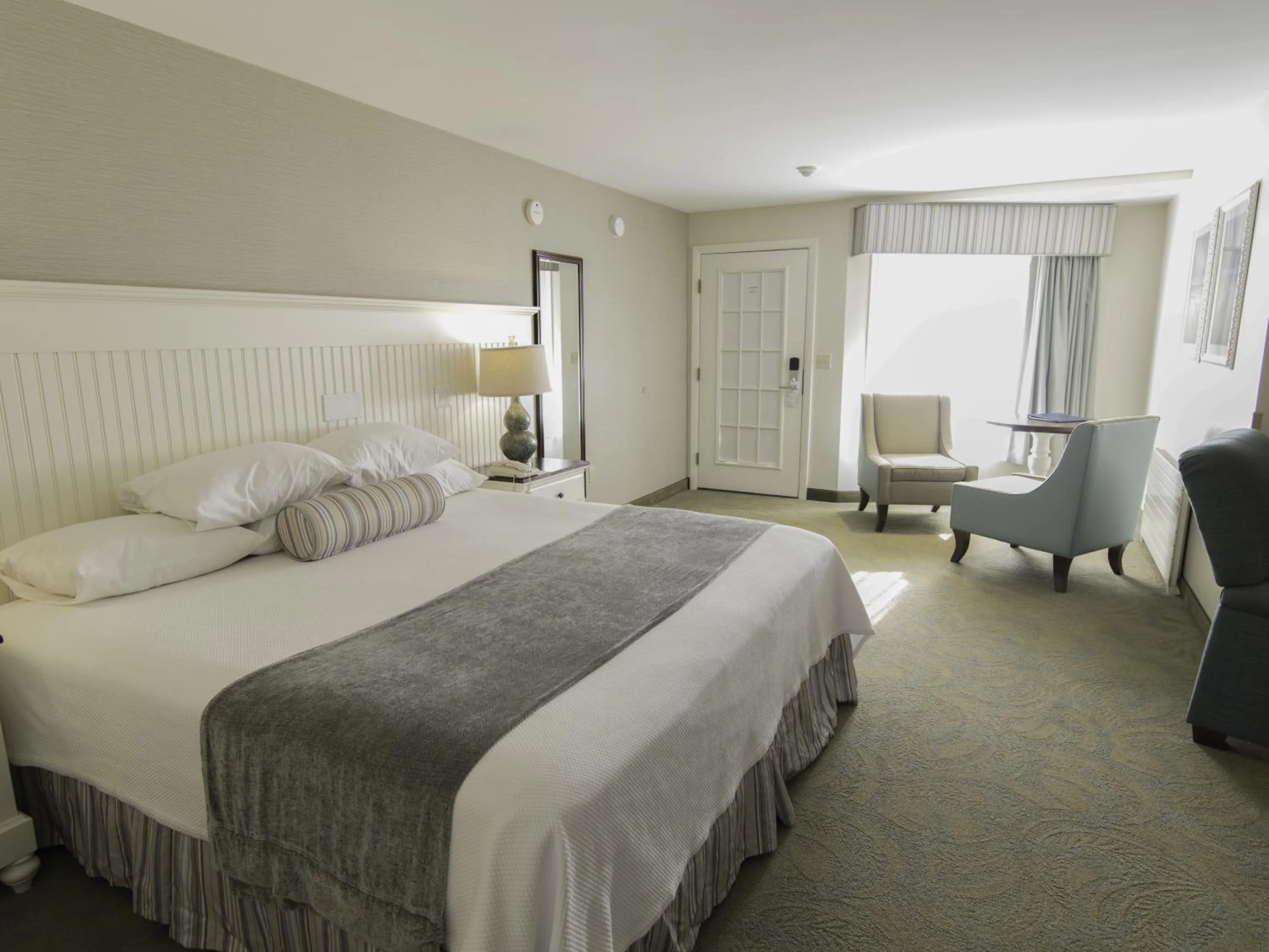 King Room with Partial Ocean View - 2nd Floor in Anchorage by the Sea