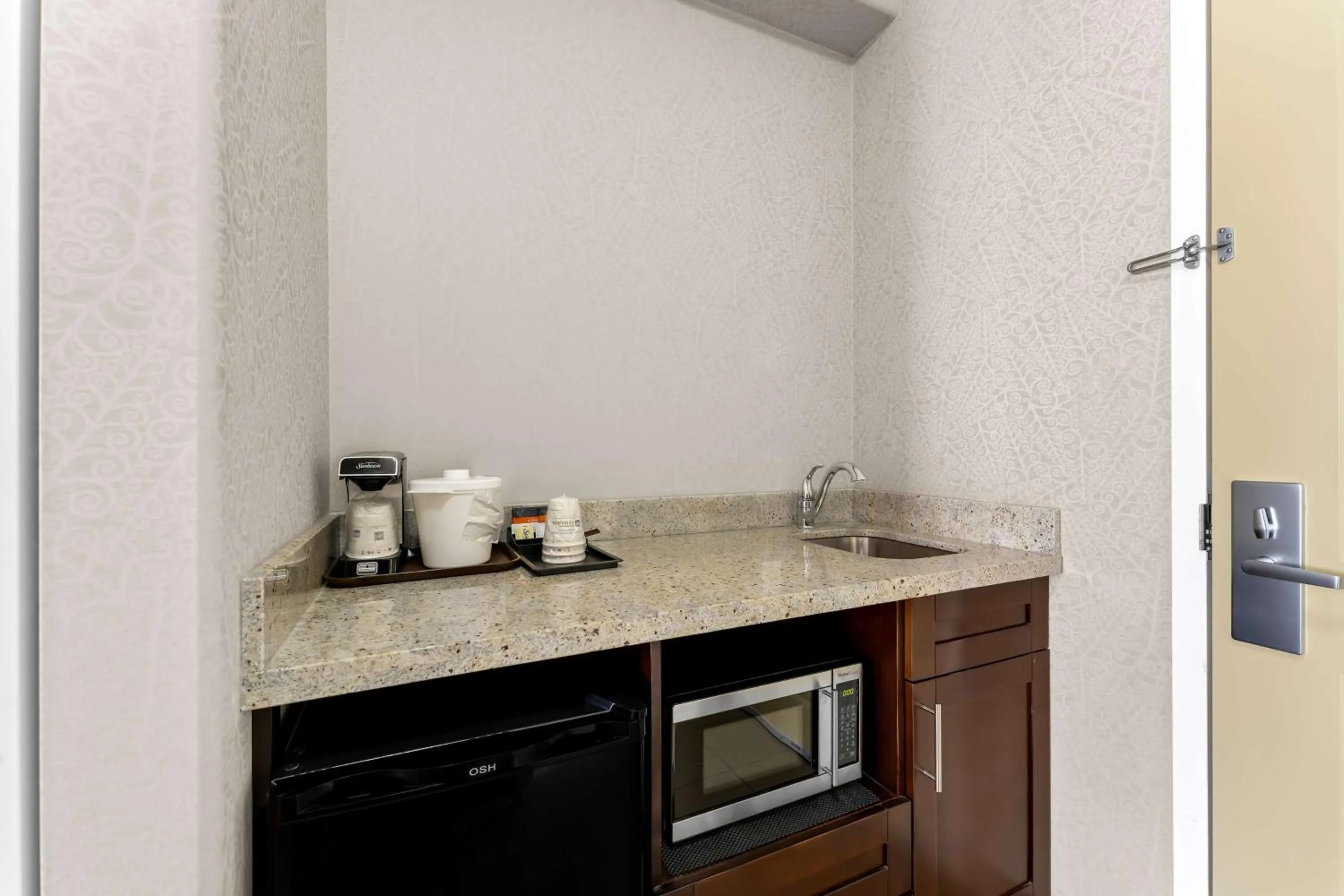 King Room with Spa Bath - Non-Smoking in Best Western Williams Lake