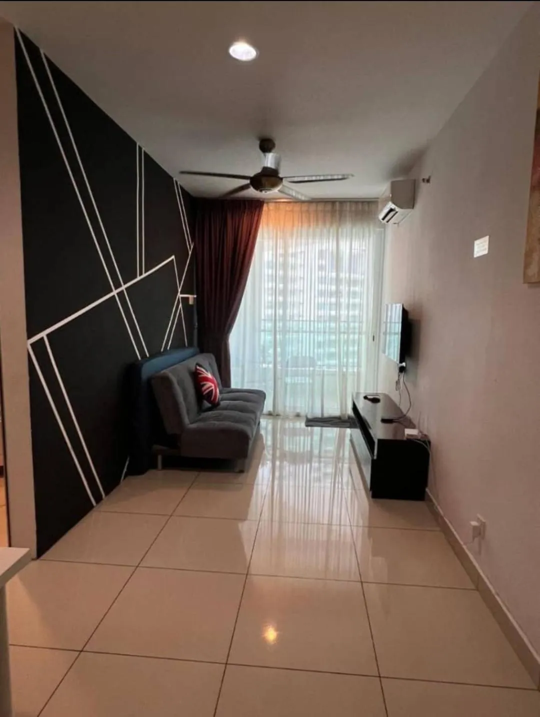 Apartment with View and Balcony in Mansion One by Sky Hive