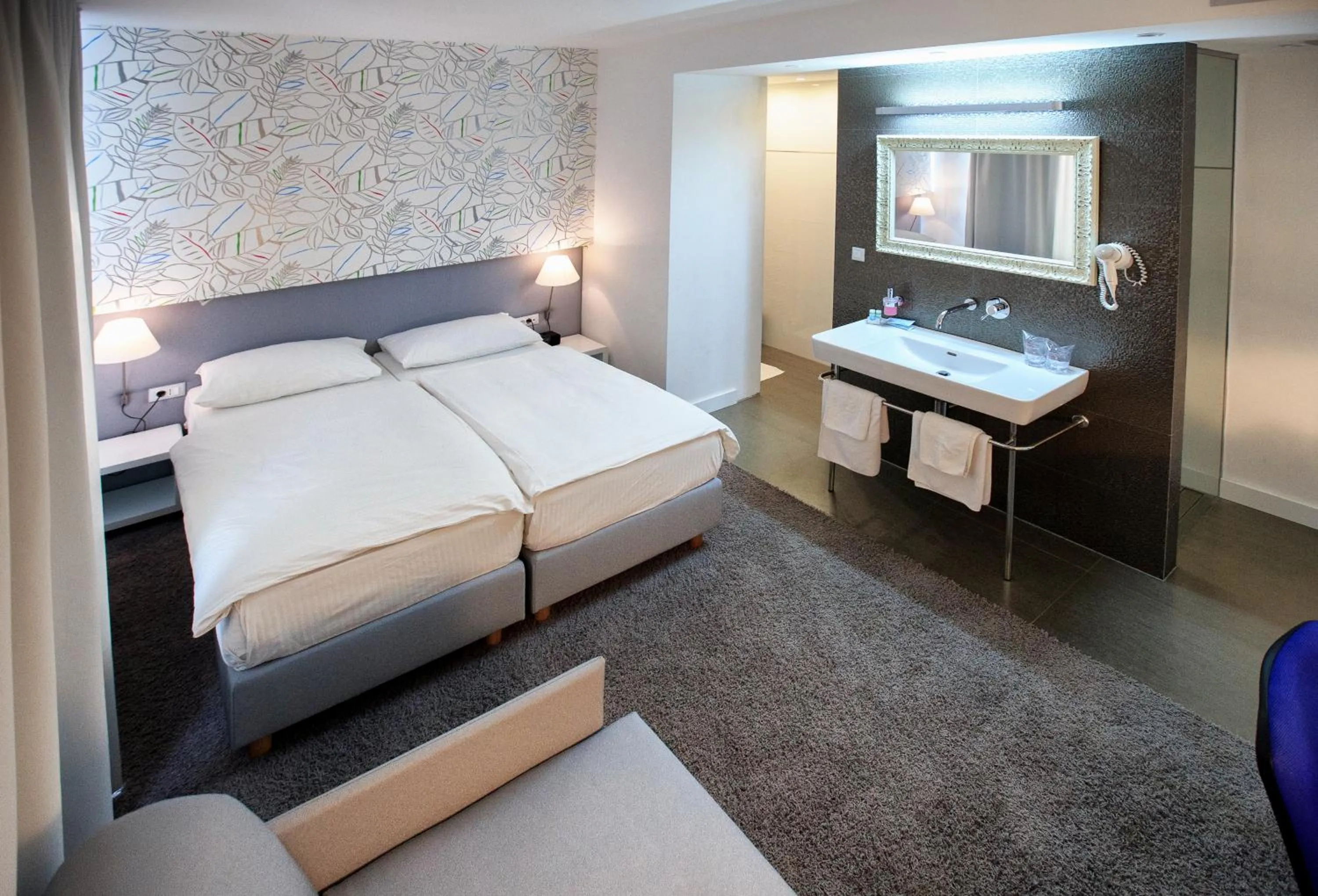 Standard Double or Twin Room in Jona Rooms Podstrana