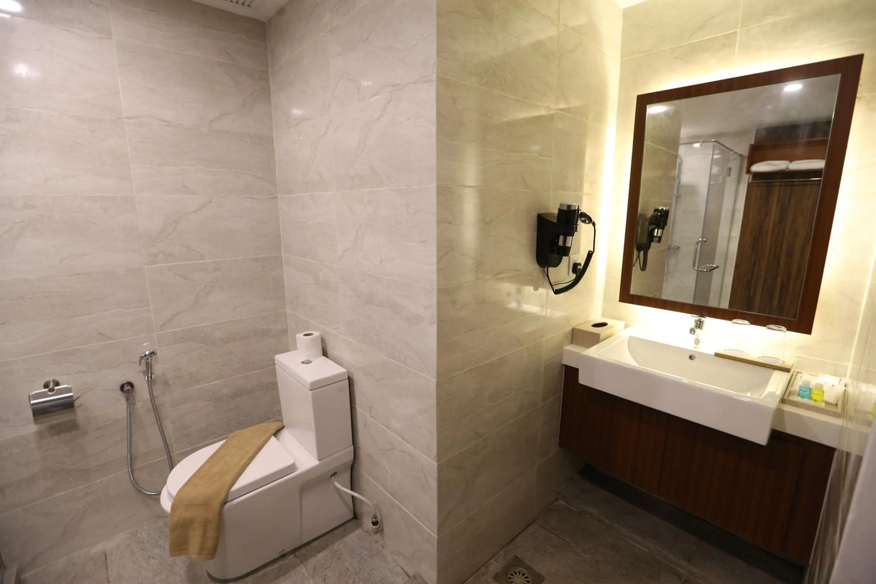 Deluxe King Room with Sea View in AMERALD RESORT HOTEL DESARU