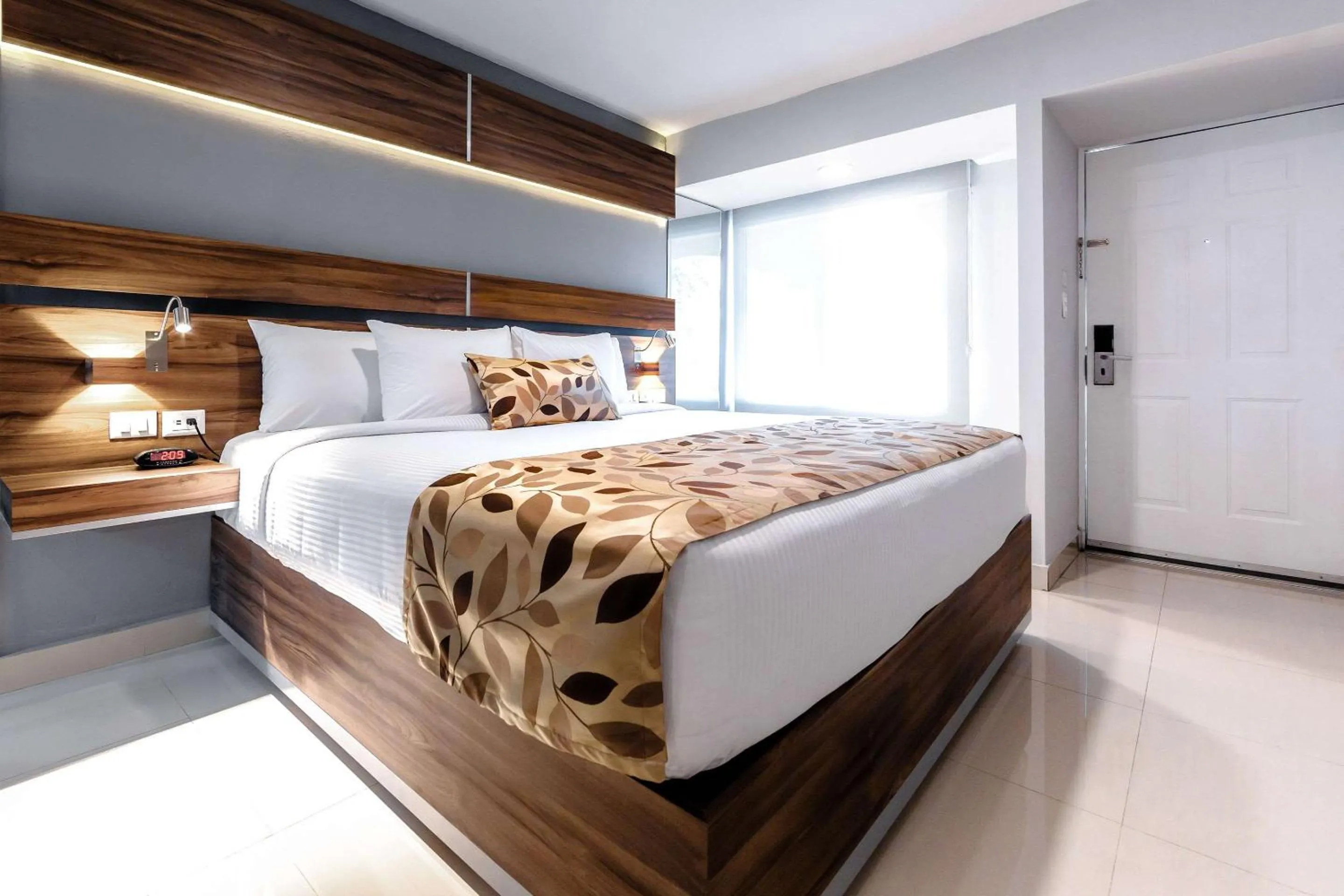 King Room - Non-Smoking in Sleep Inn Monterrey Norte