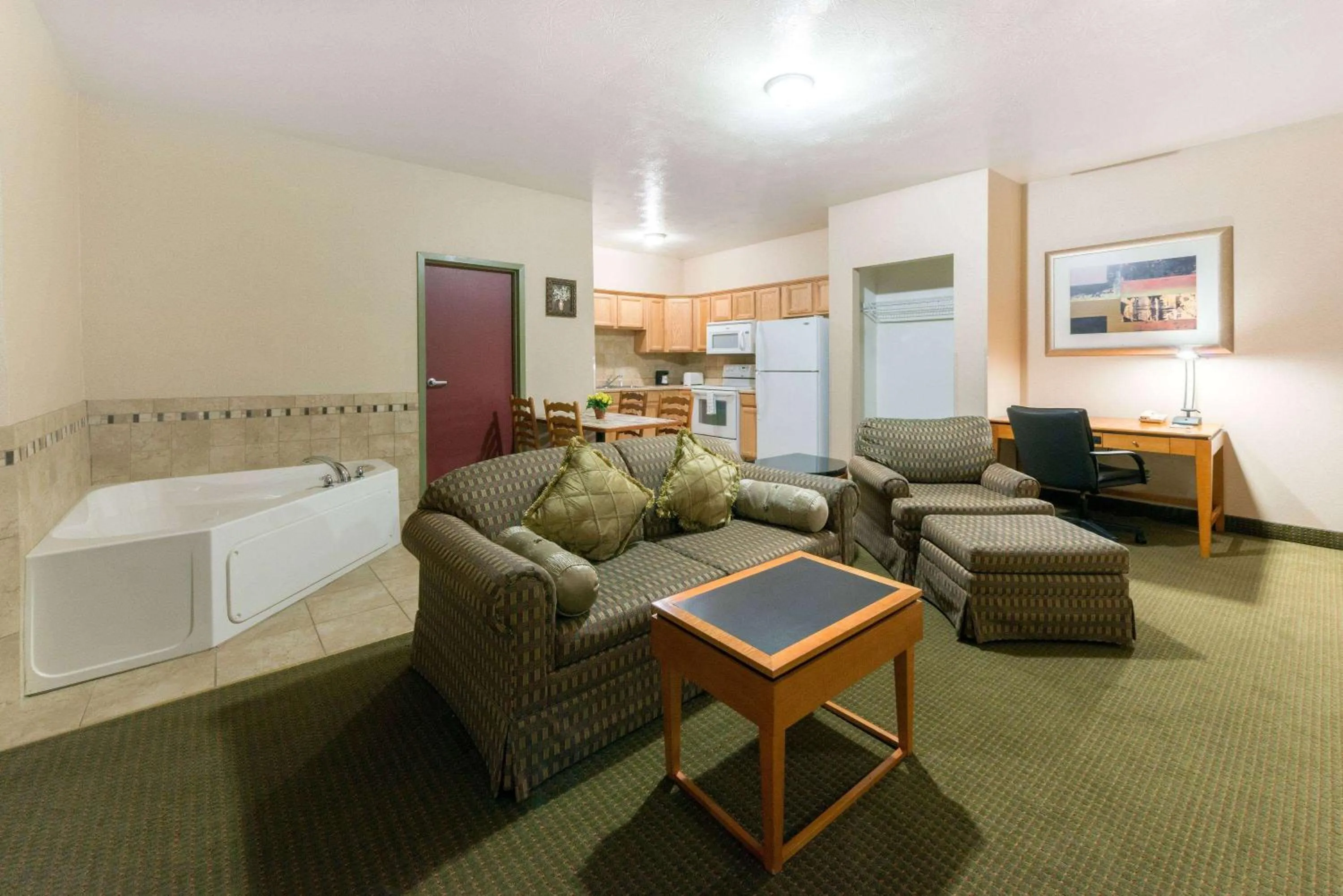 Two-Bedroom Suite with One King Bed and One Queen Bed - Non-Smoking in Days Inn by Wyndham Luray Shenandoah