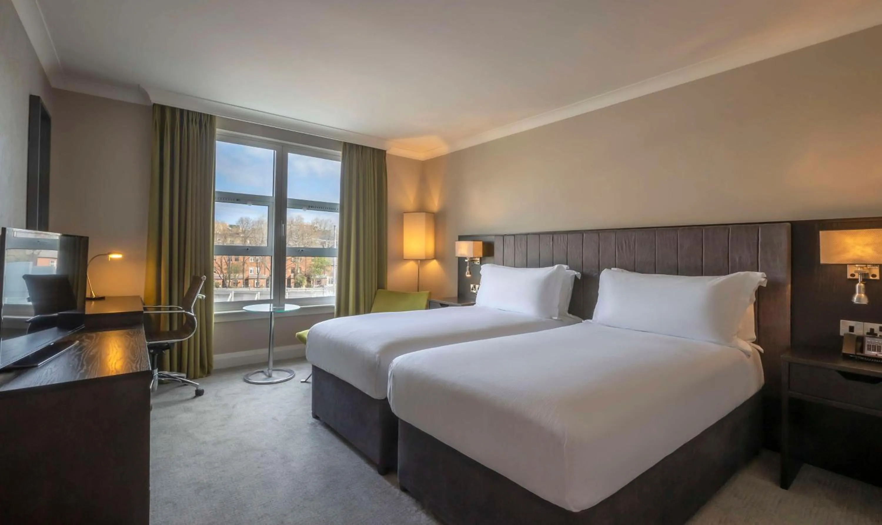 Superior Twin Room in Hilton Dublin