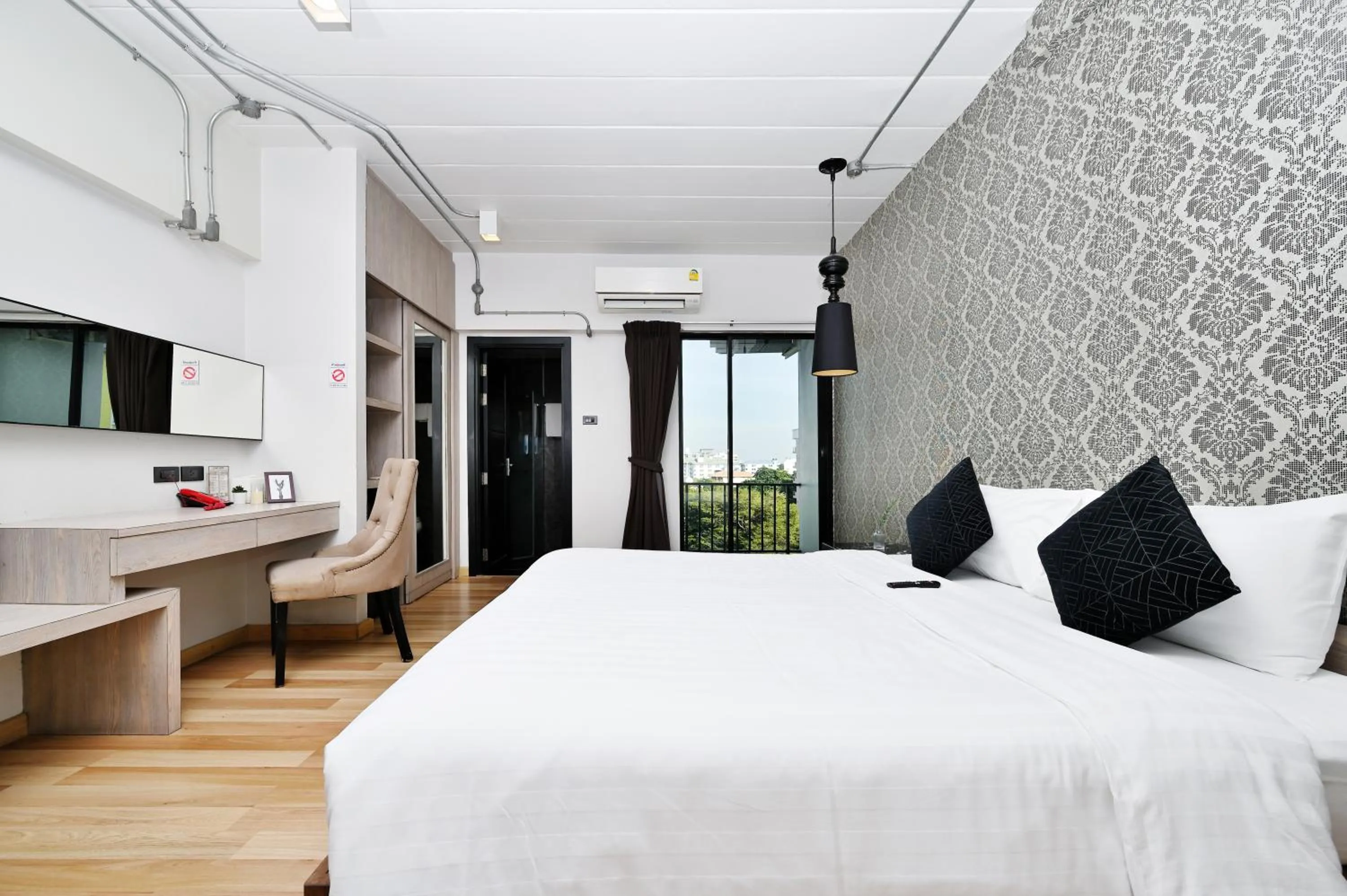 Deluxe Double Room in Diary Suite