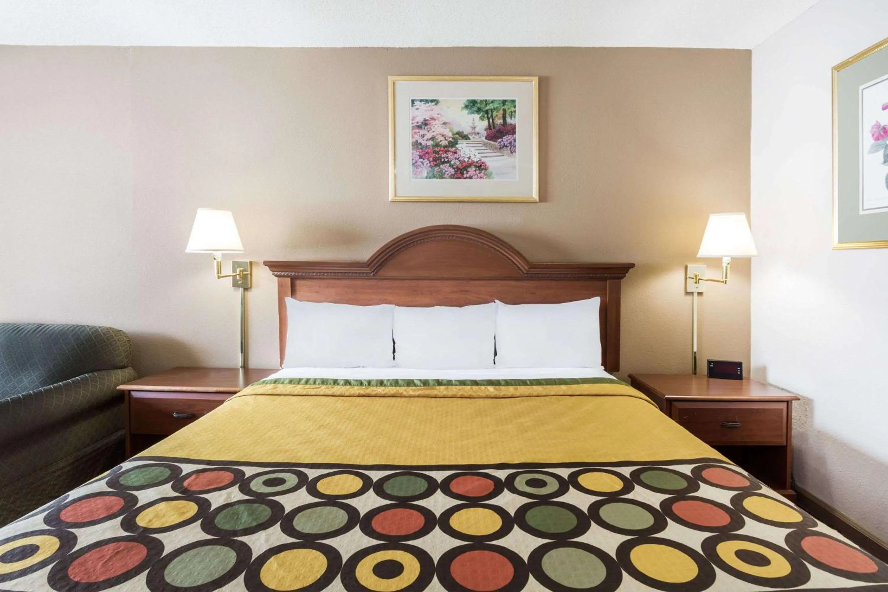 King Room - Smoking  in Super 8 by Wyndham Greensboro