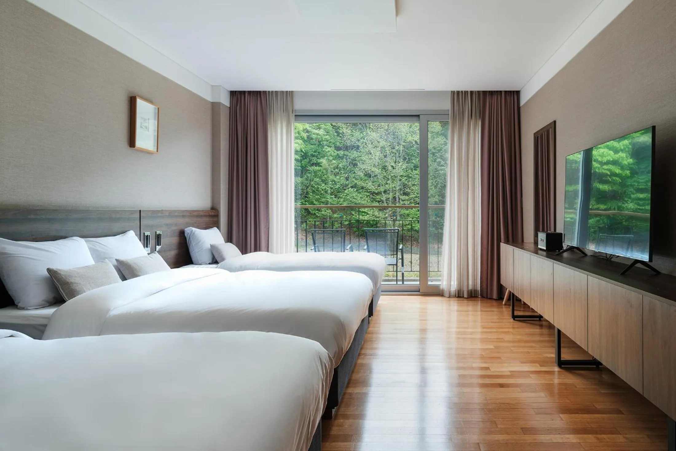 Deluxe Triple Room in The Suites Hotel Namwon