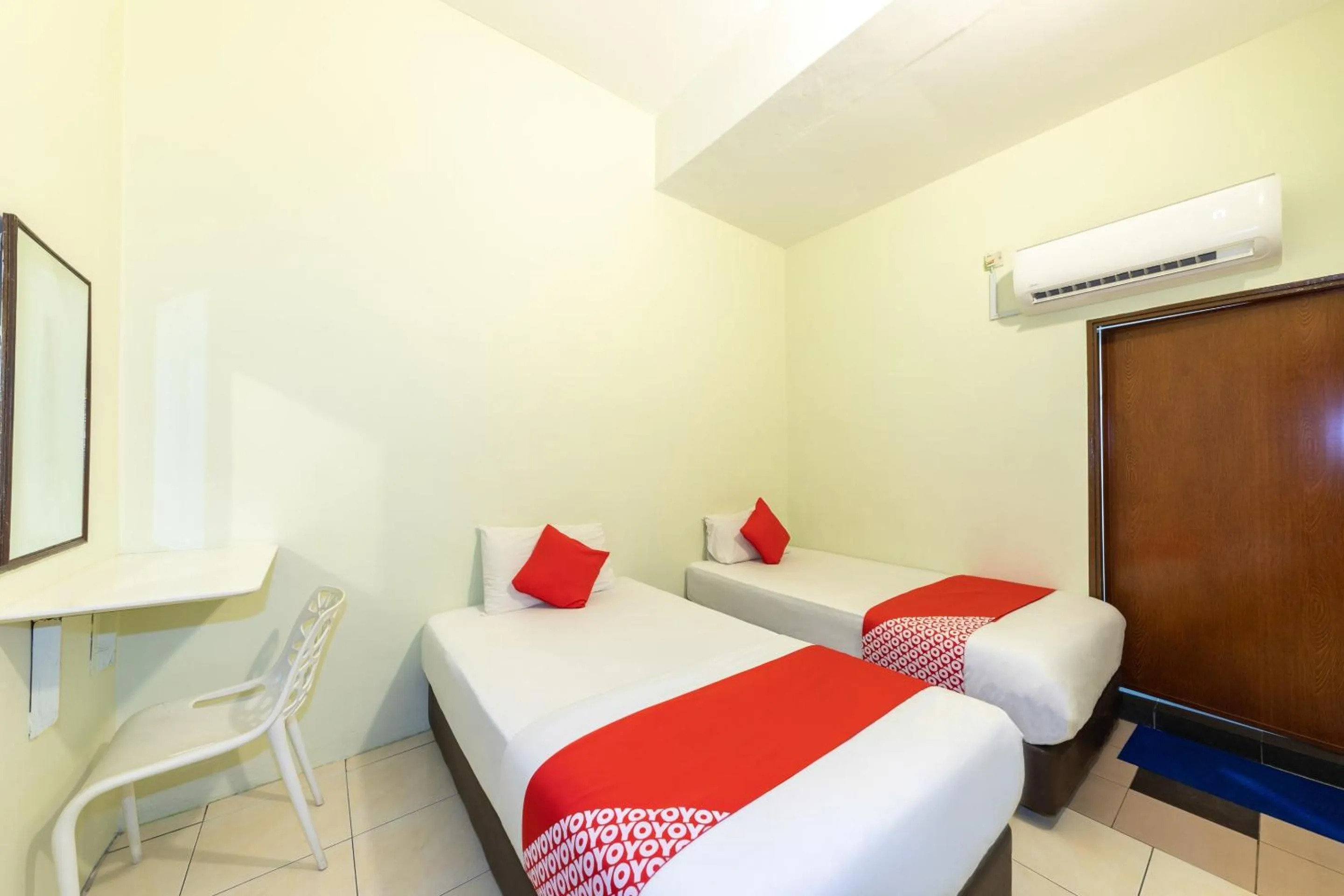 Standard Twin Room in Hotel O My 7days Inn