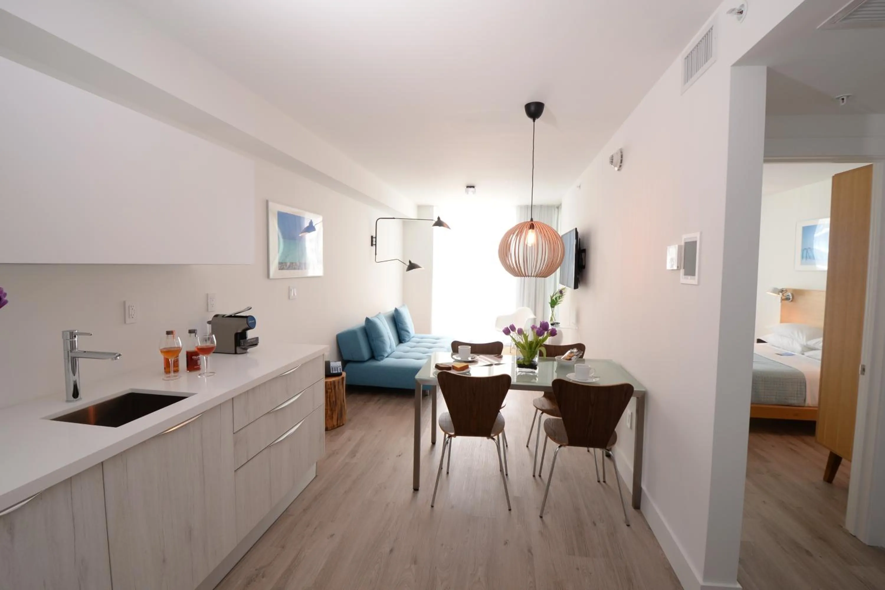 Penthouse One-Bedroom Oceanside Suite with Kitchenette and Balcony in 6080 Design Hotel by Eskape Collection