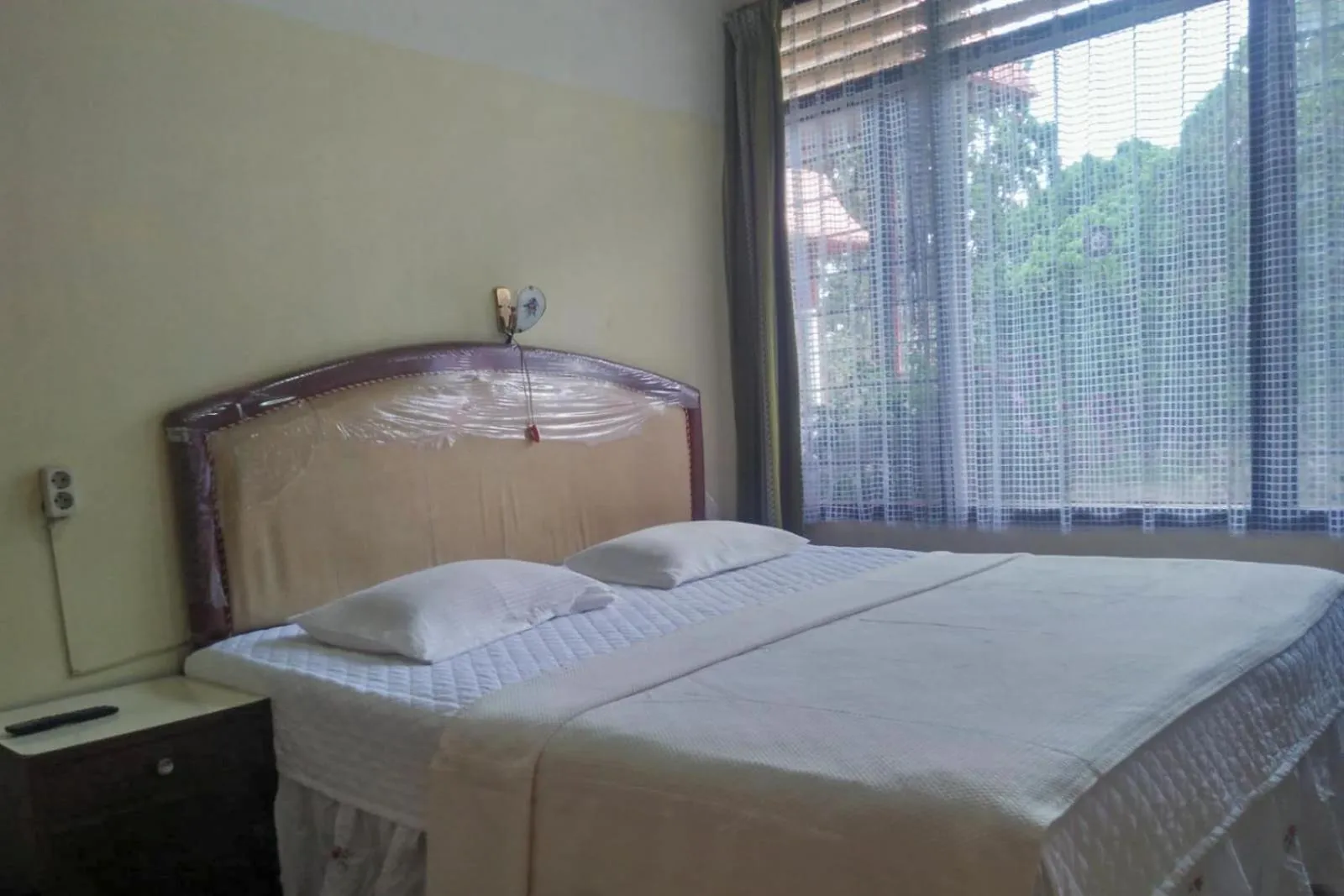 Standard Double Room in Hotel Olibert Parapat Ajibata Mitra RedDoorz