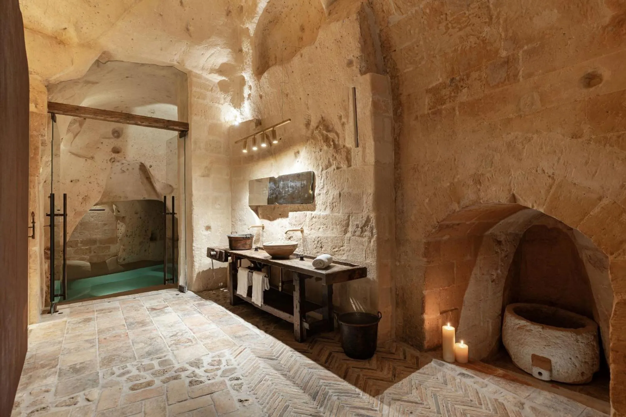 Suite with Private Pool in Corte San Pietro