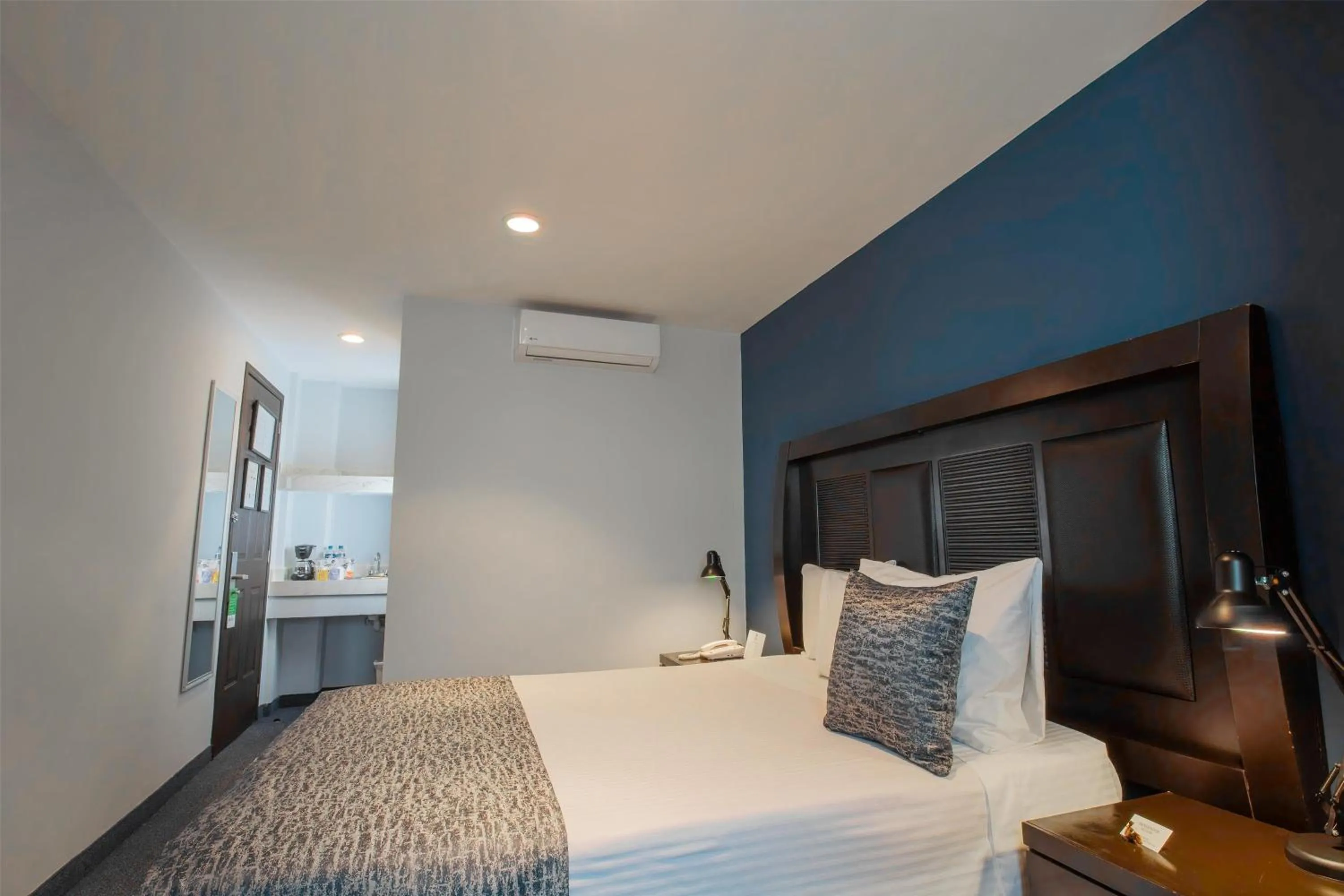 Queen Room with Queen Bed - Non-Smoking in Best Western Real Tula Express