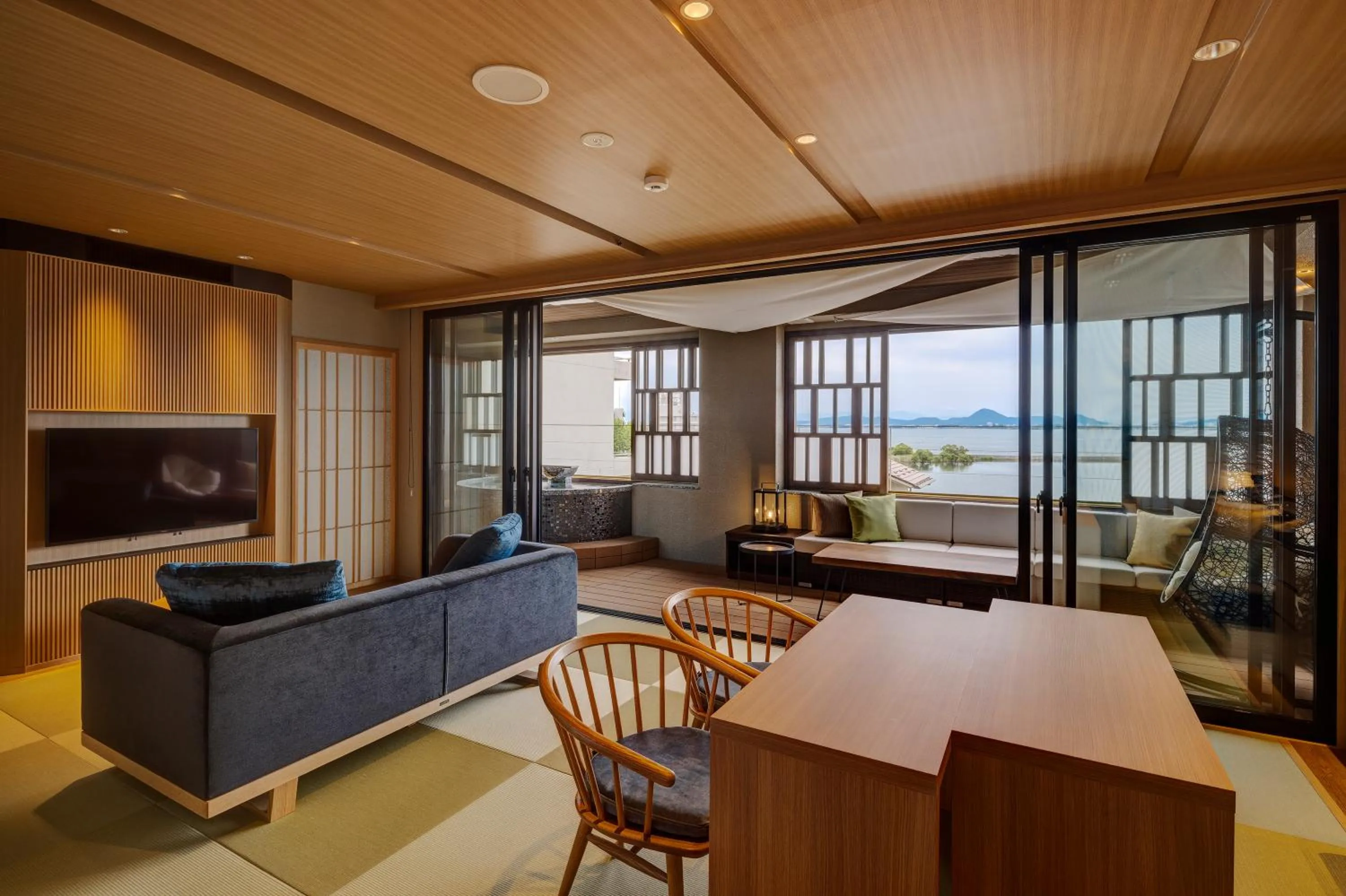 Luxury Quadruple Room in Biwako Ryokusuitei