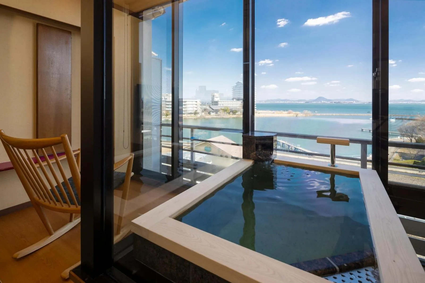 Japanese-Style Room in Biwako Ryokusuitei