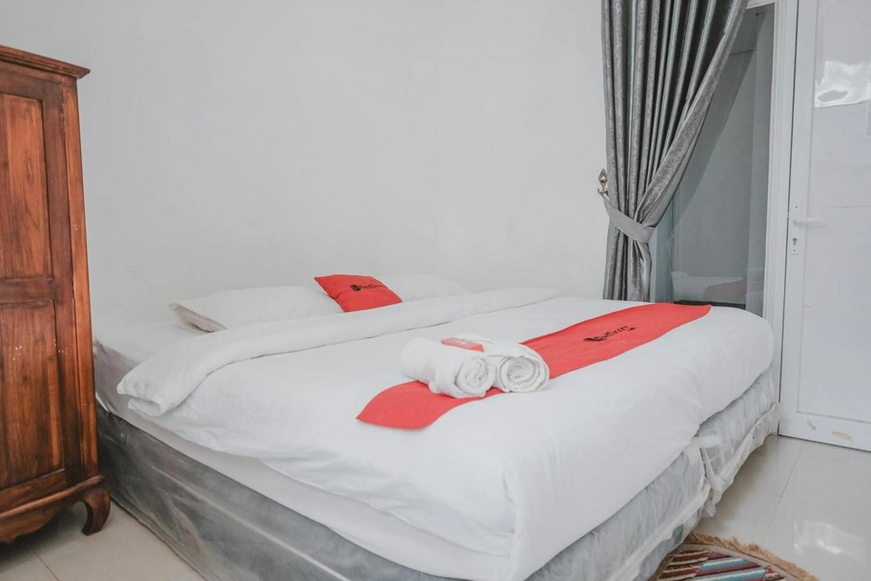 Double Room in RedDoorz Syariah At Lampung Walk