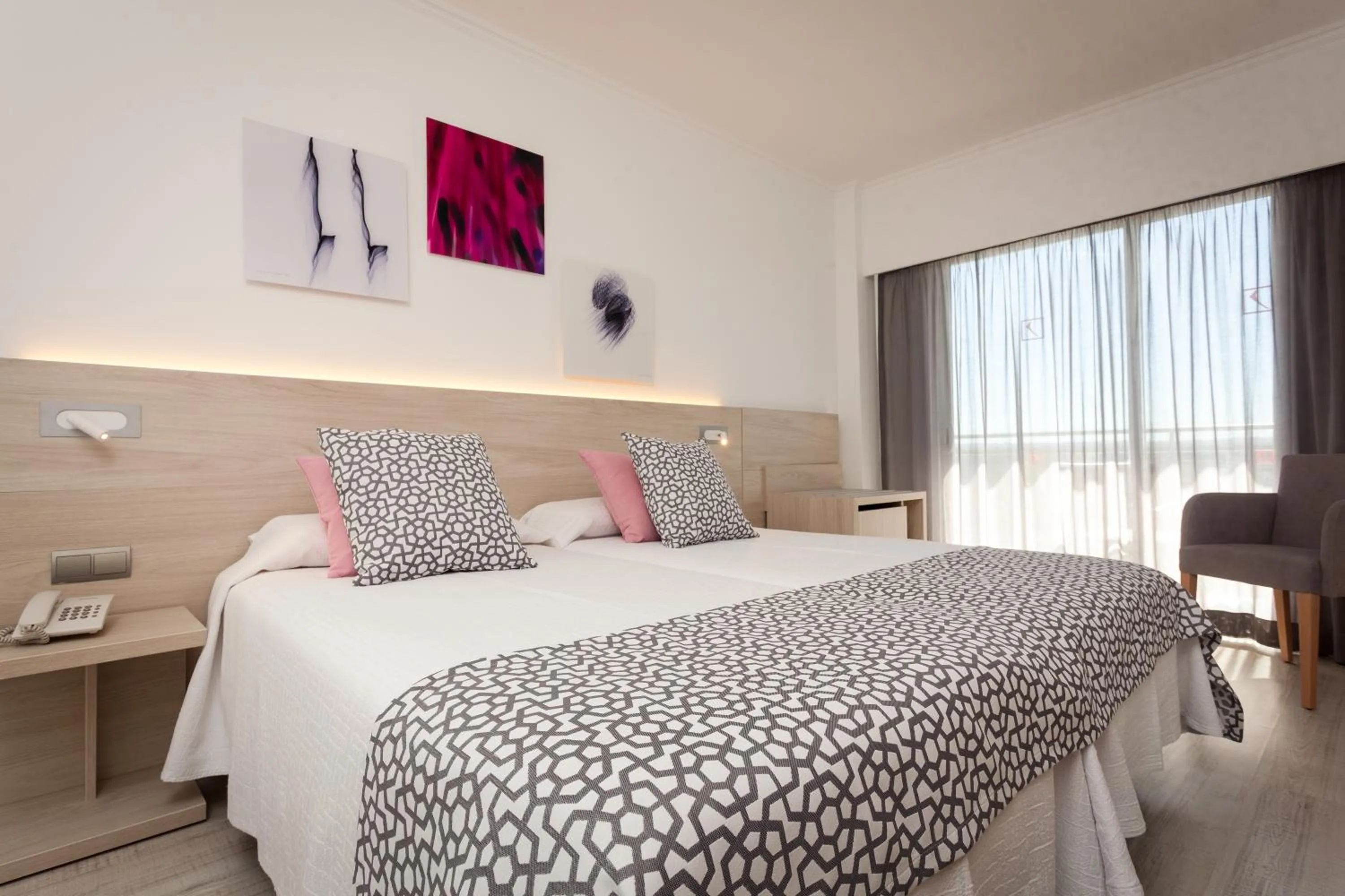 Standard Double Room (Single Use) in Hotel Timor