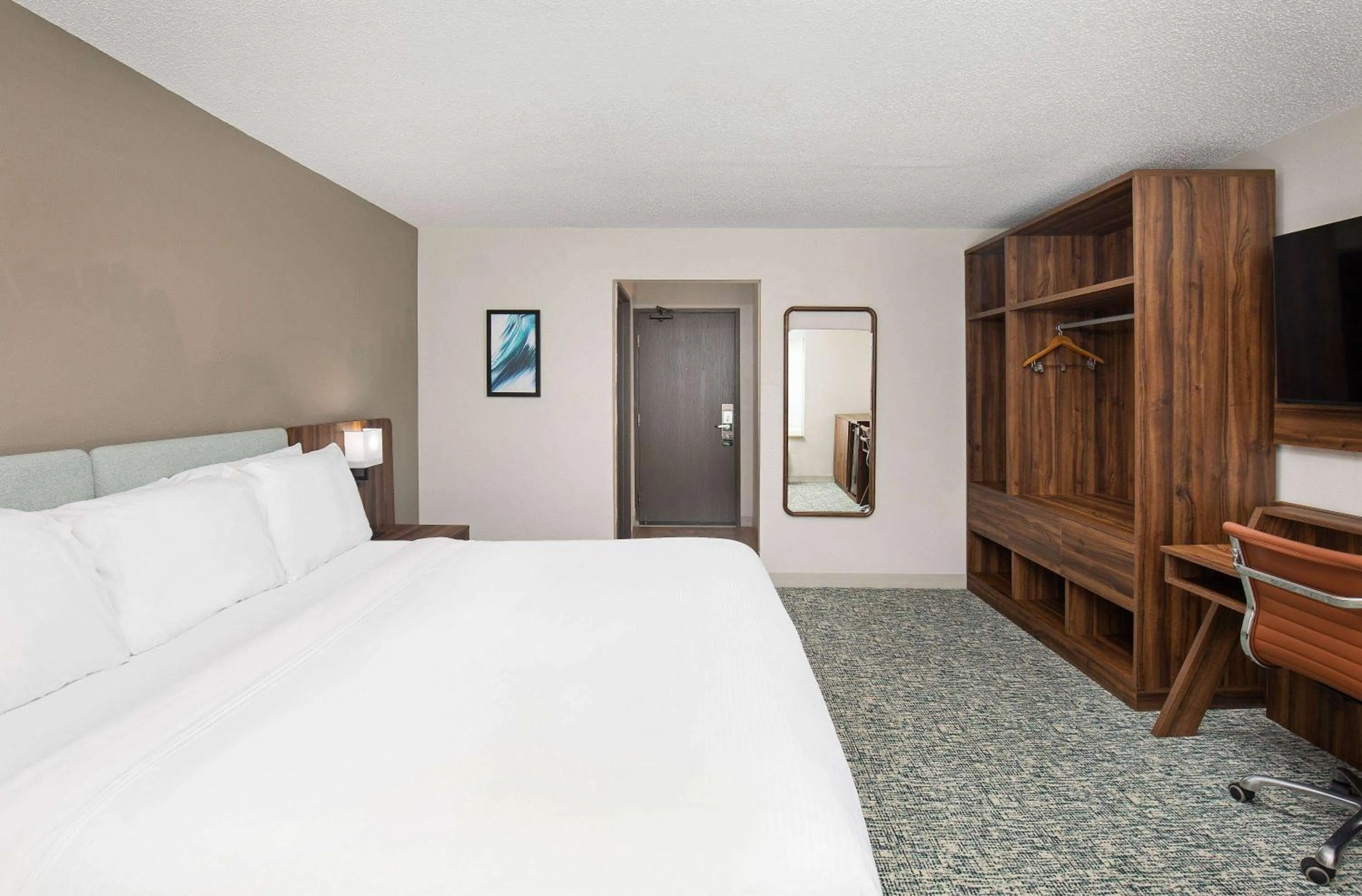 King Room - Non-Smoking in Wingate by Wyndham Hattiesburg