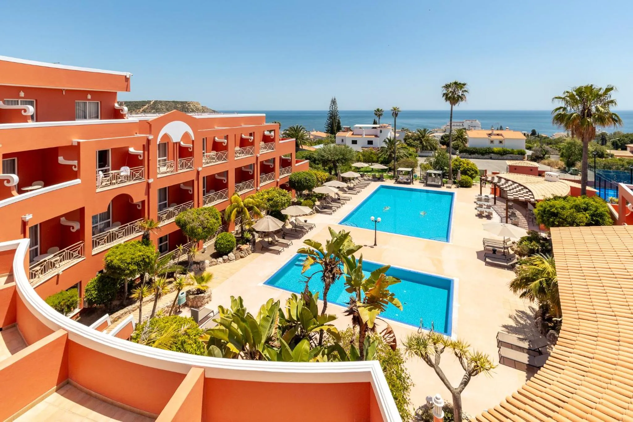 Family Suite with Sea View in Belavista Da Luz - Wellness & Lifestyle Hotel