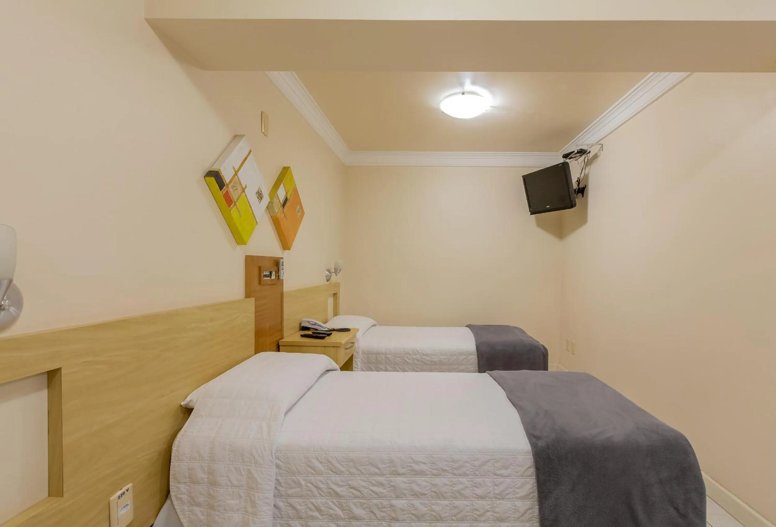 Standard Twin Room in Tri Hotel Executive Criciúma