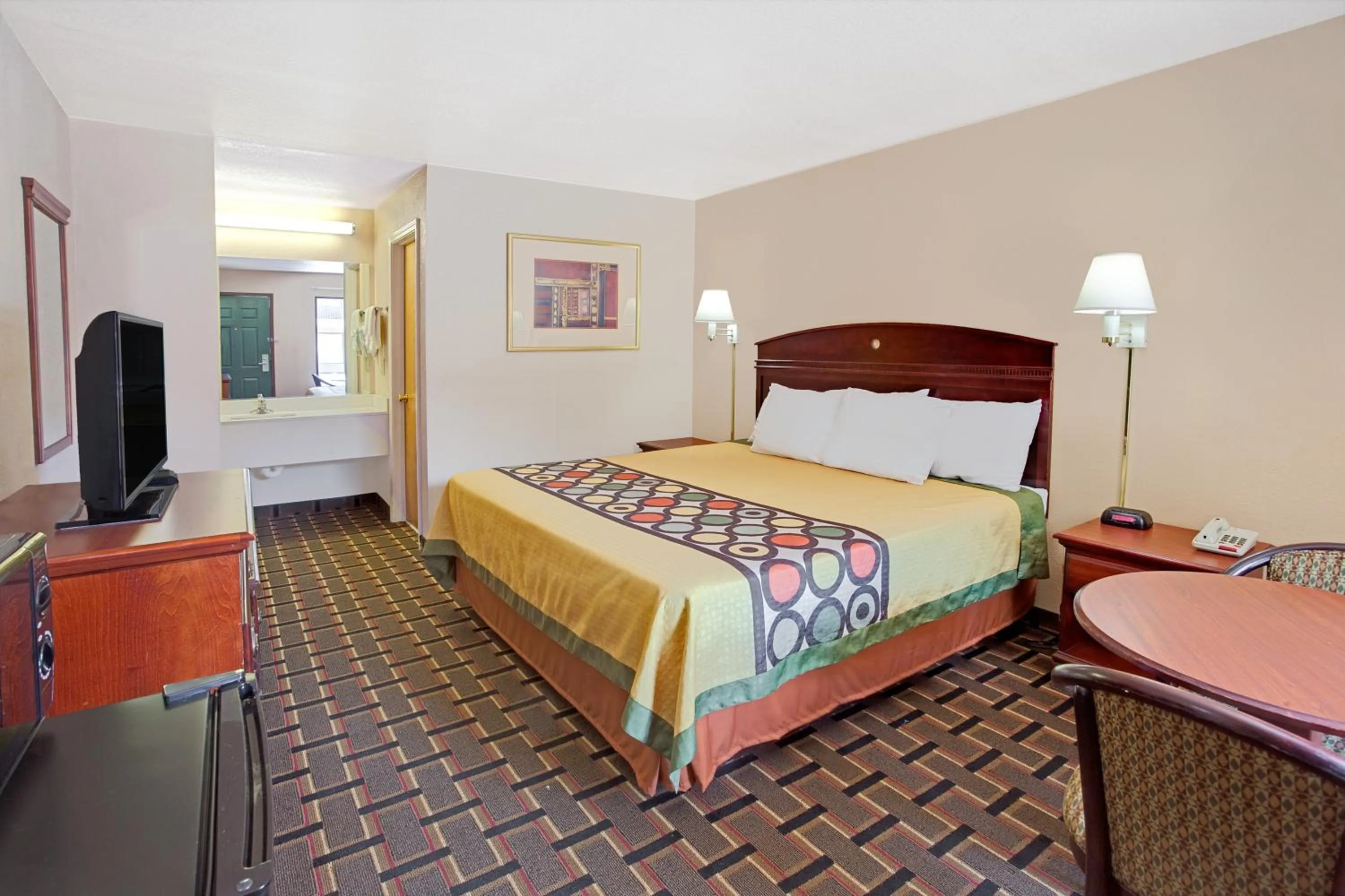 King Room - Mobility Access/Non-Smoking in Super 8 by Wyndham Acworth/Atlanta Area