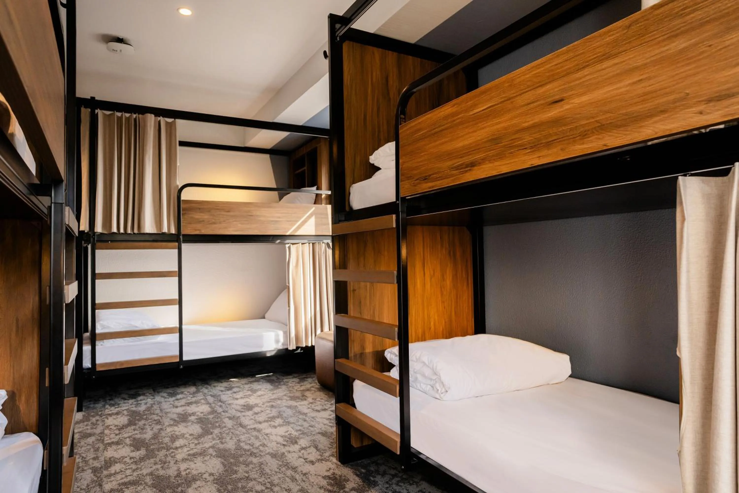 Bed in 6-Bed Dormitory Room with Ensuite - Harbor View in Haka House Wellington