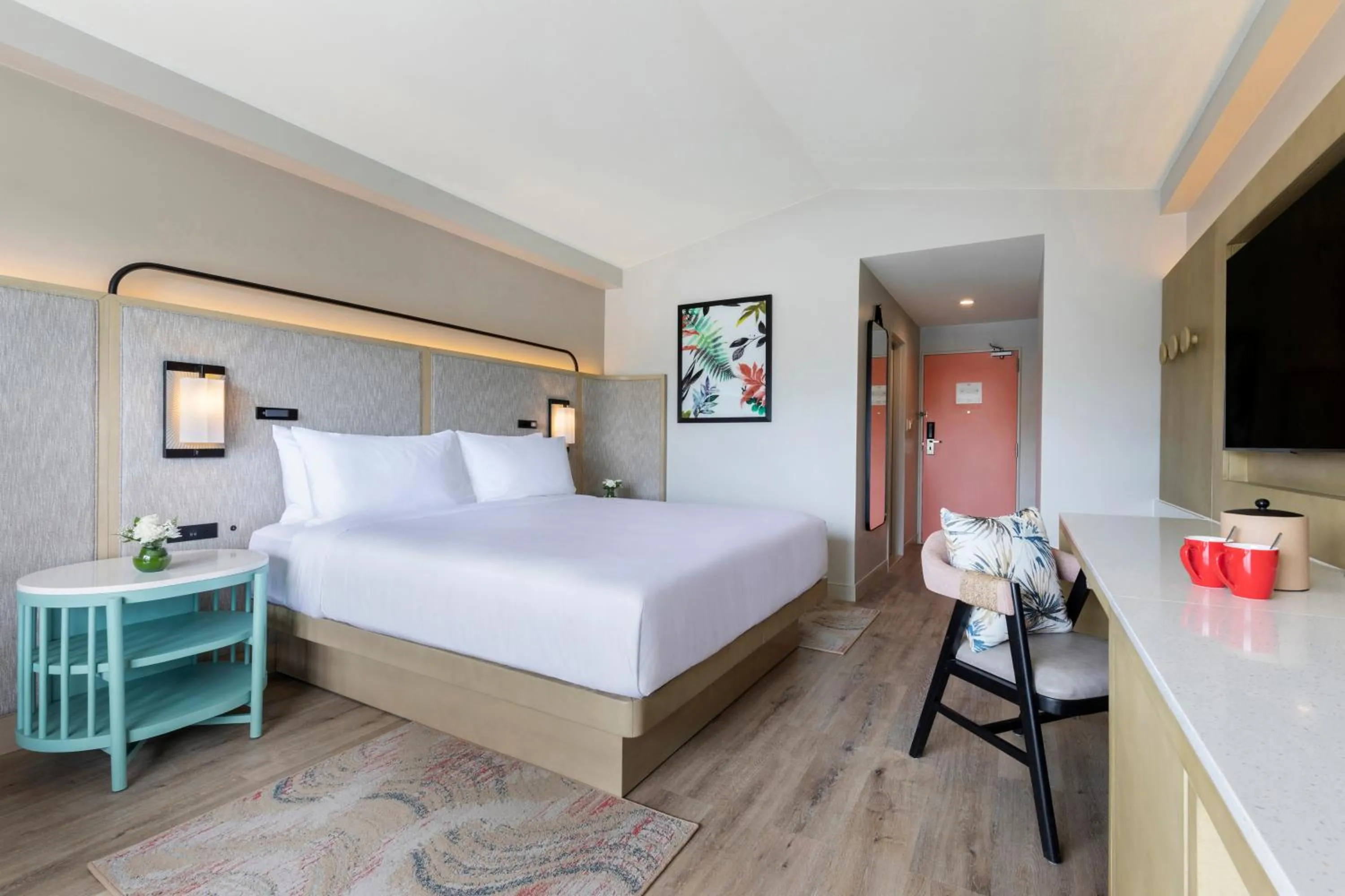 Standard King Room with Ocean View in Crowne Plaza Resort Saipan