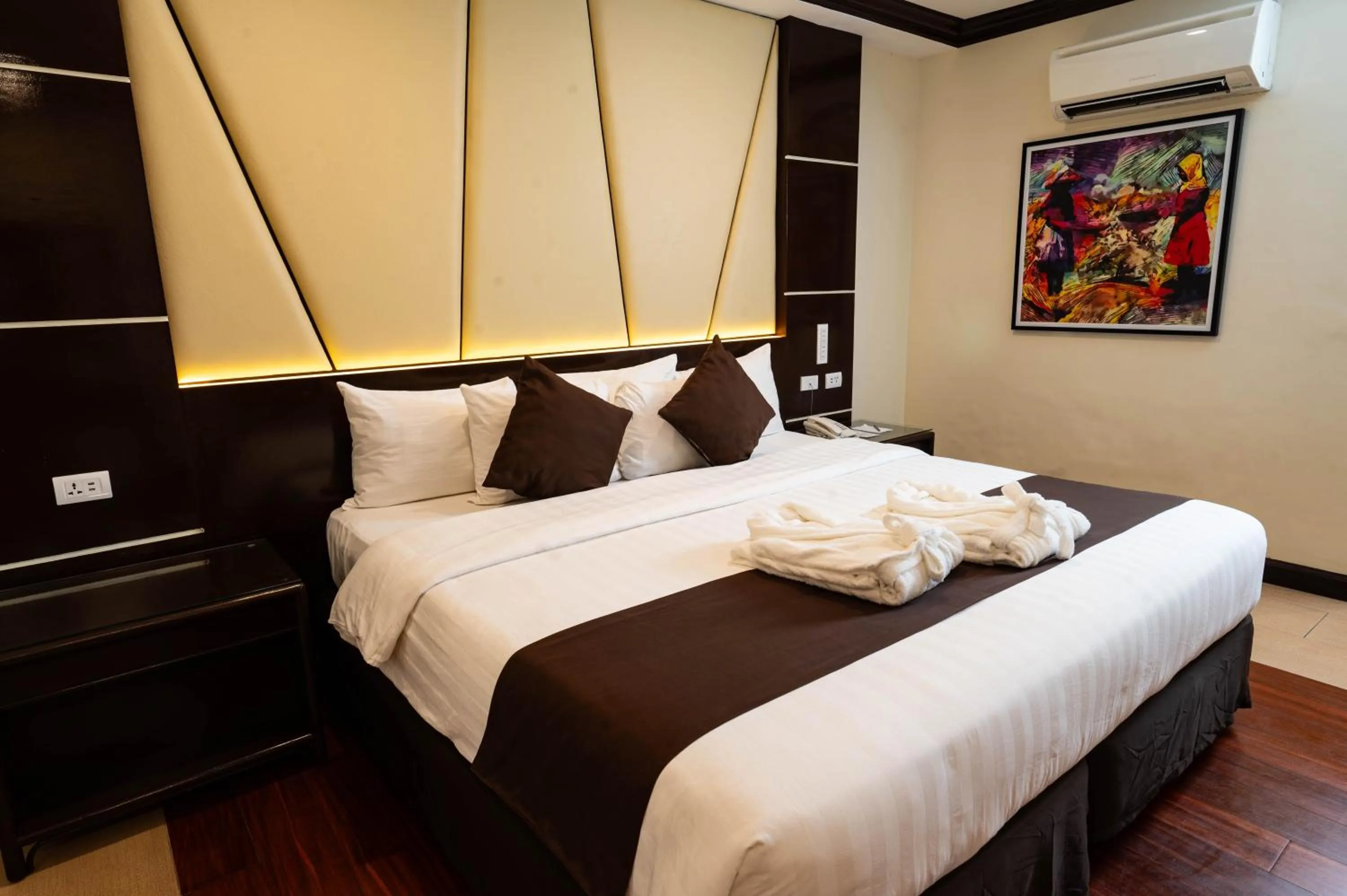 Superior Queen Room in The Apo View Hotel