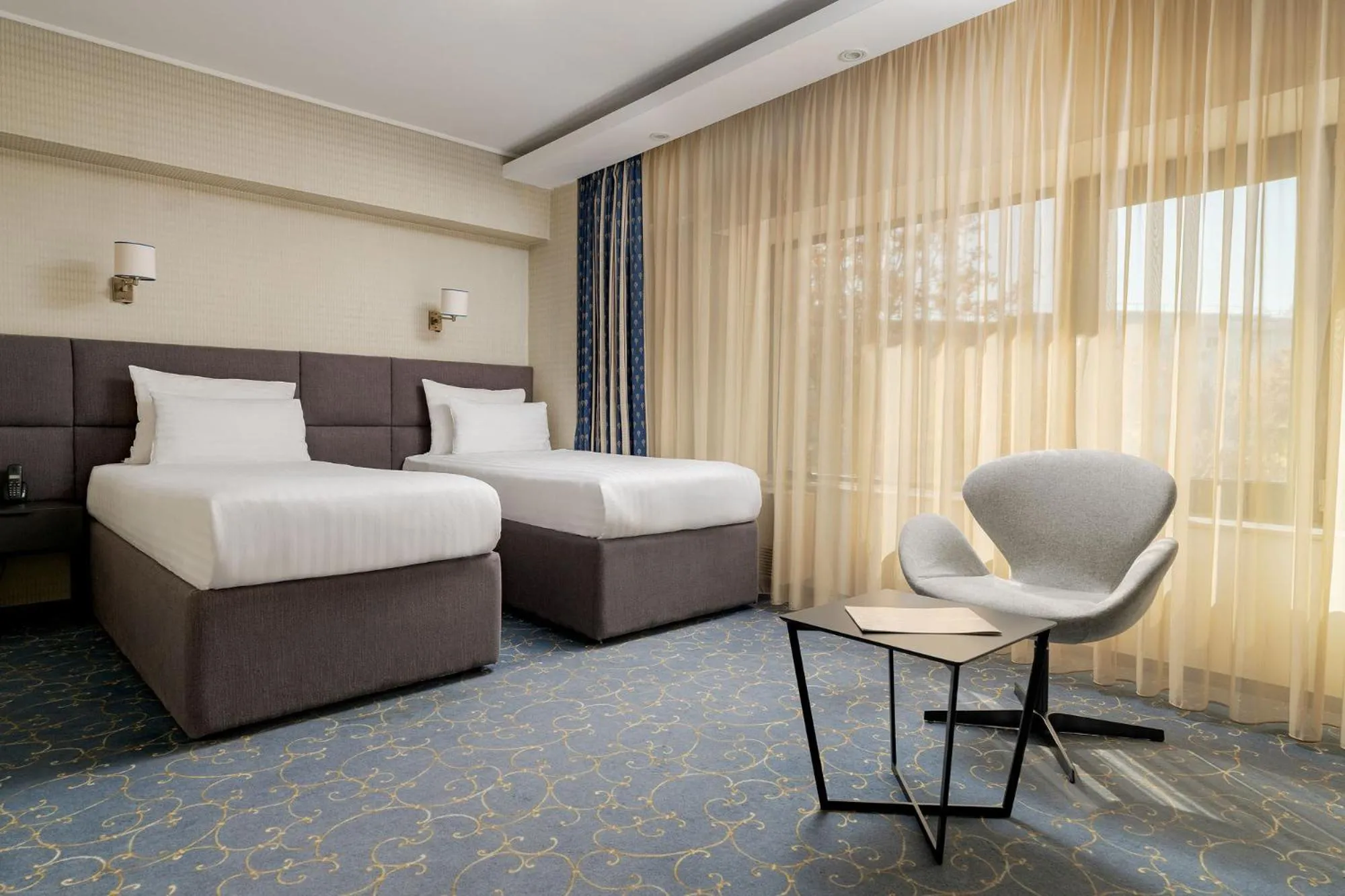 Executive Twin Room in Crystal Palace Hotel