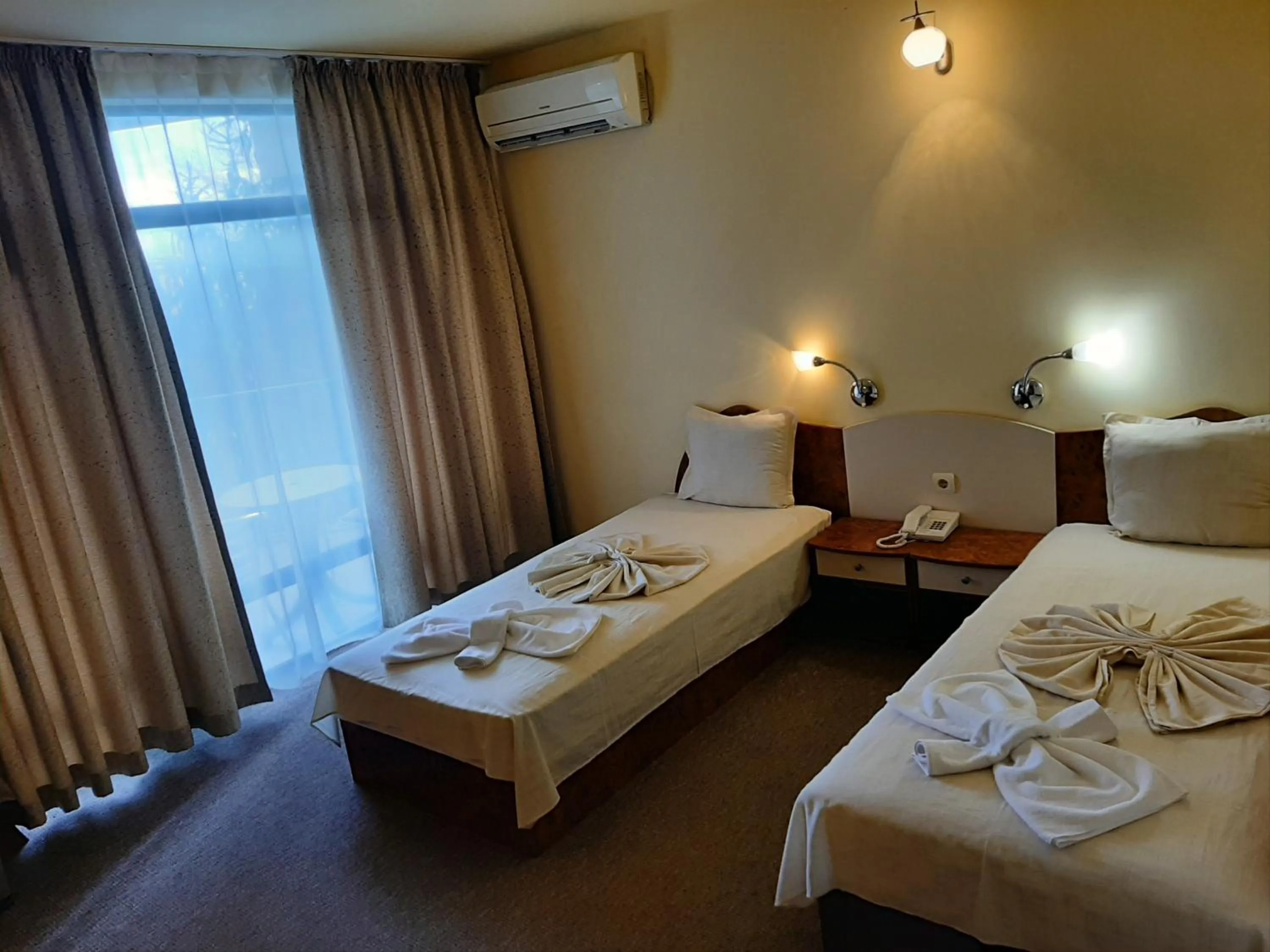 Twin Room with Extra Bed (3 Adults) in Hotel Silver - All Inclusive, Free parking