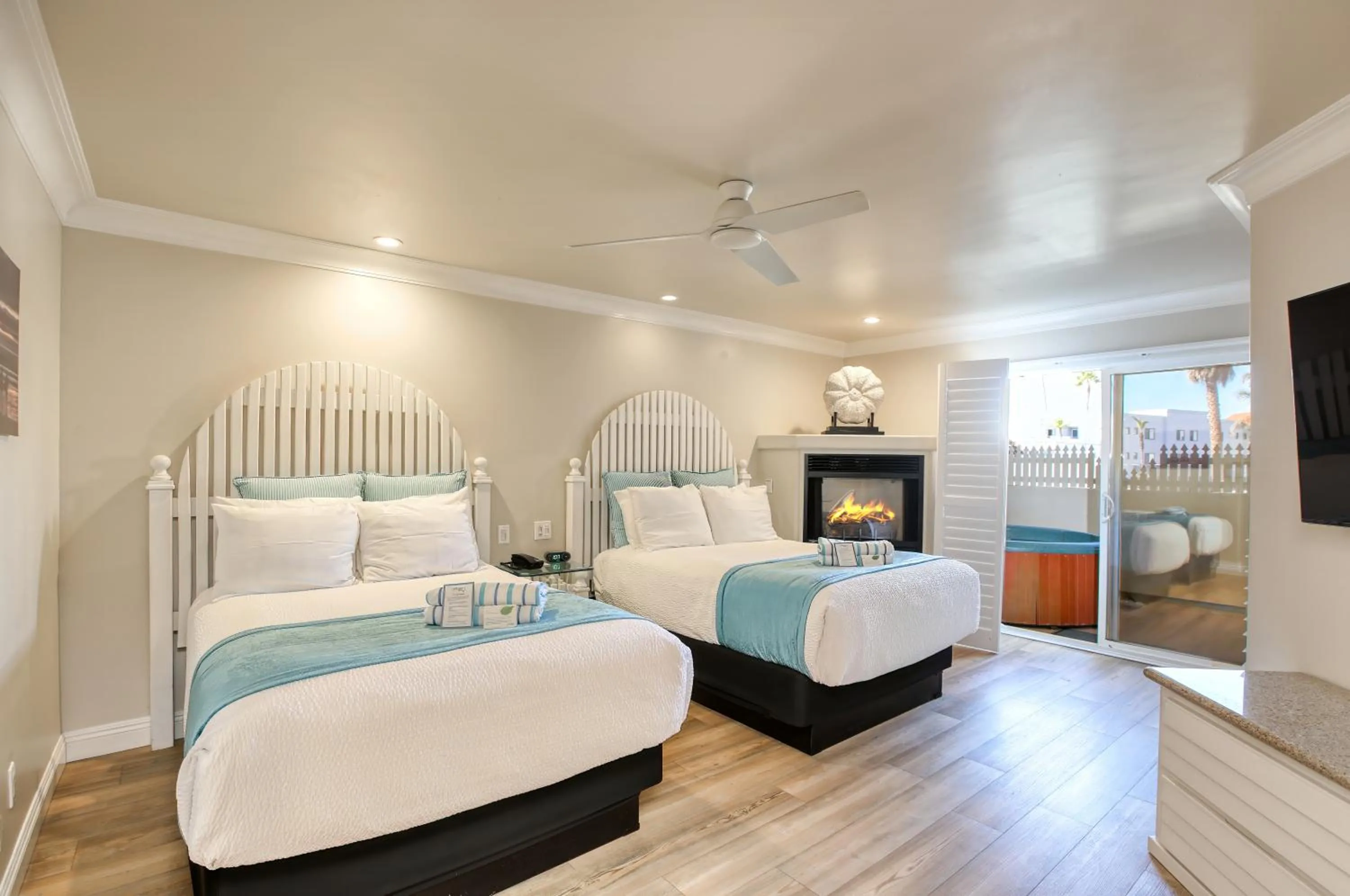 Deluxe Double Room with Two Double Beds- City View  in SeaVenture Beach Hotel