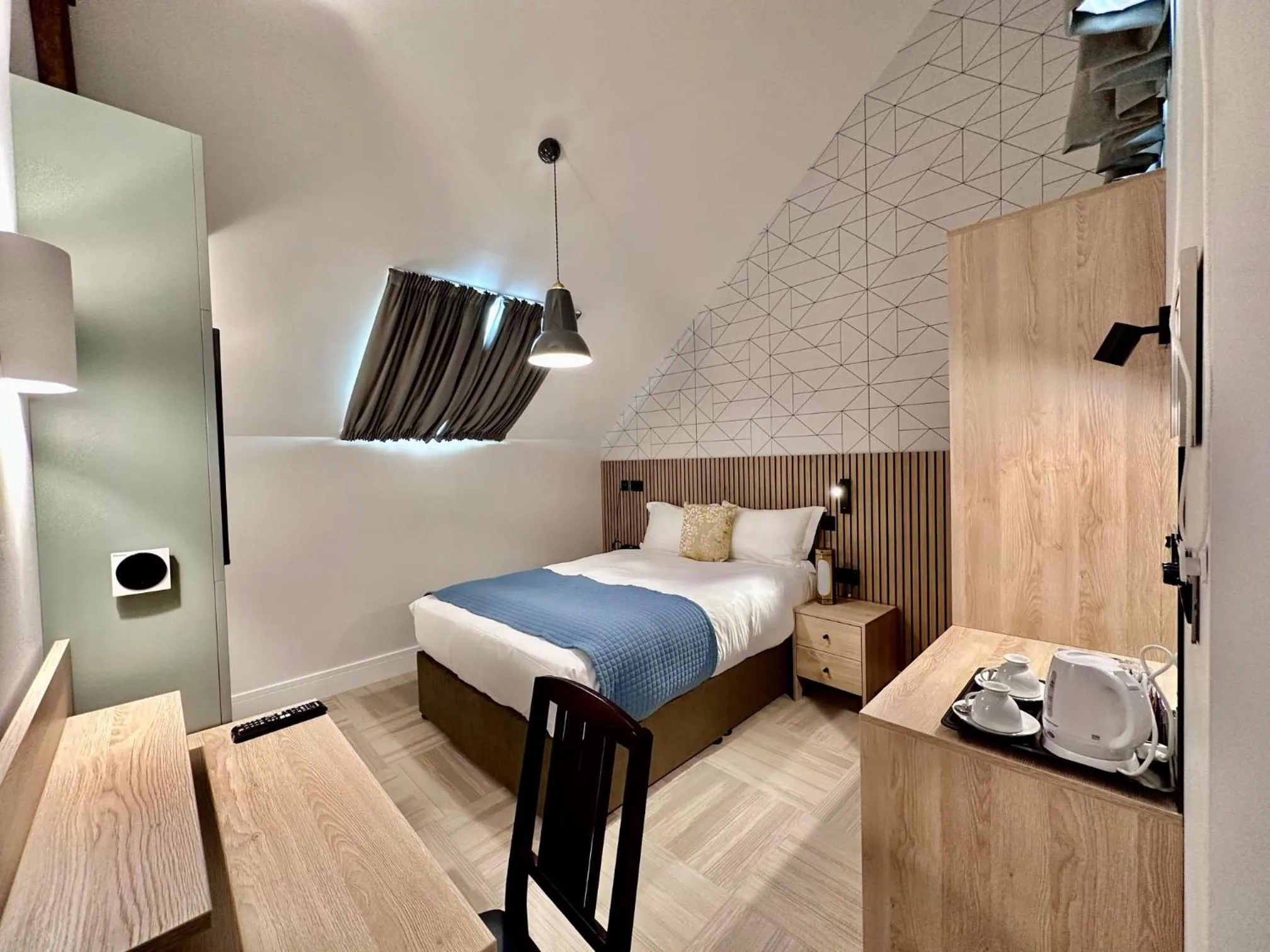 Queen Single - single occupancy in The Pillar Hotel