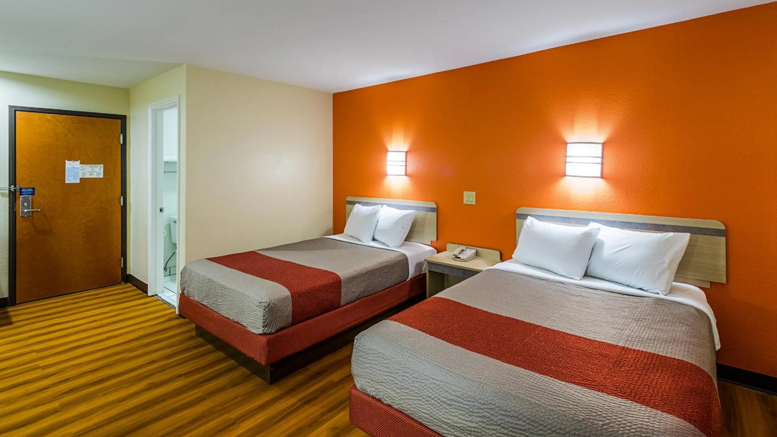 Quadruple Room - Non-Smoking in Motel 6-Urbana, IL