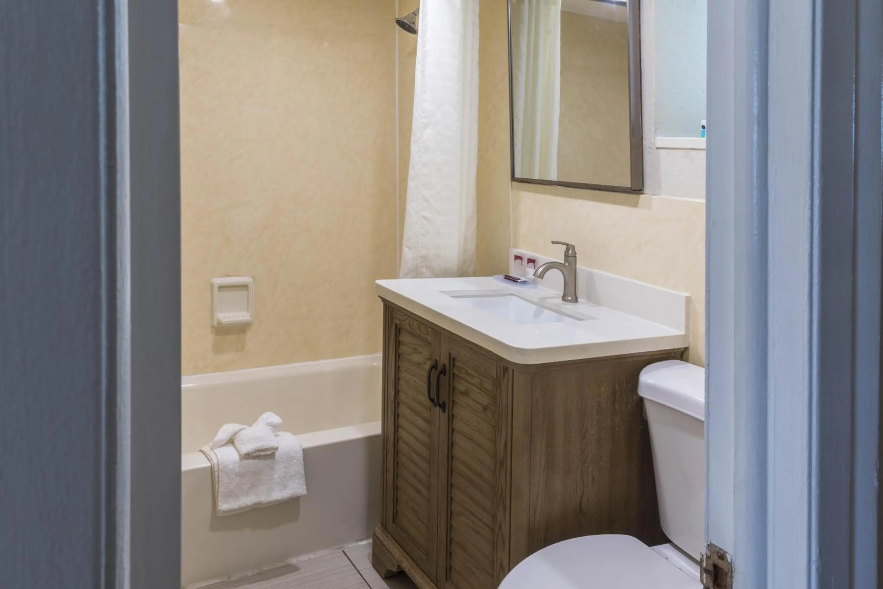 One King Bed & One Queen Bed in Ocean Reef Hotel