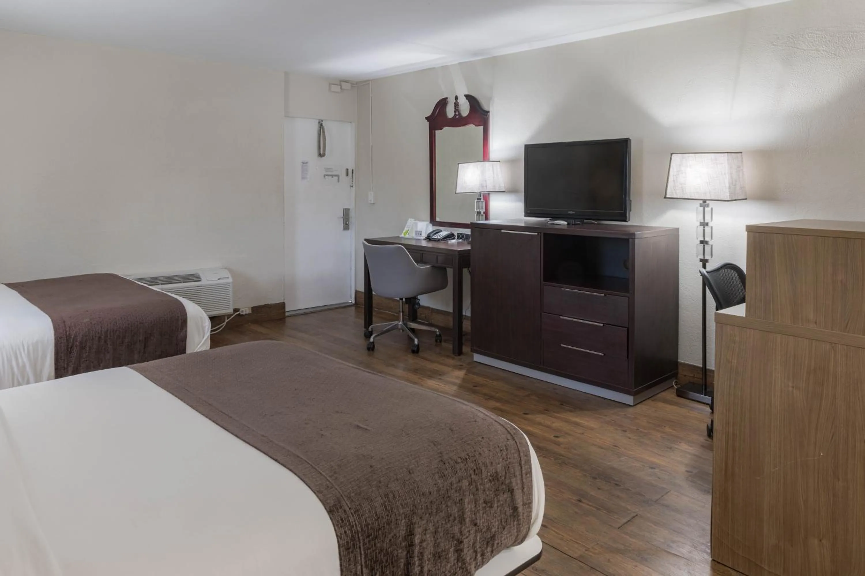Two Double Beds in Ocean Reef Hotel