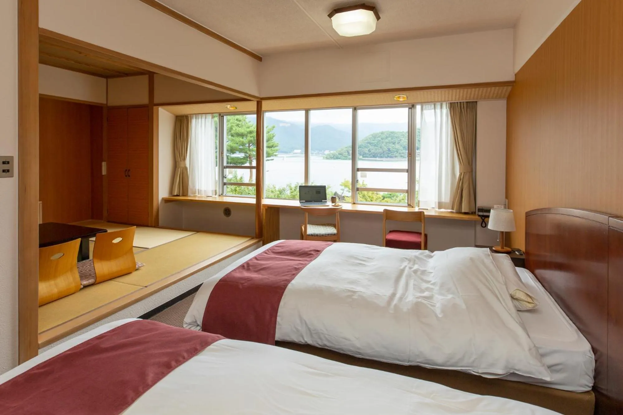 Standard Room with Tatami Area and Lake View - Non-Smoking - West Building  in Fuji Lake Hotel