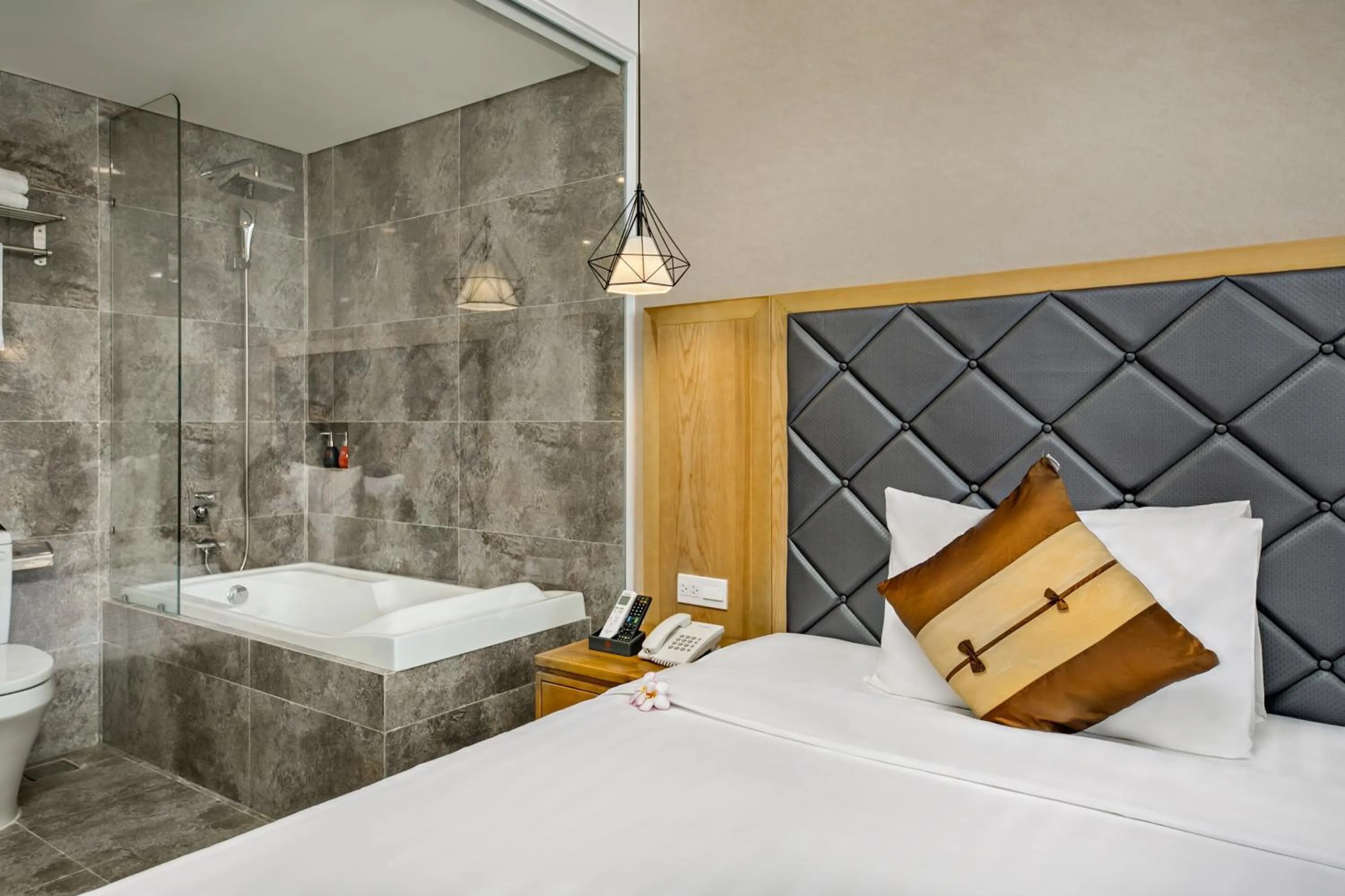 Premier Twin Room with Sea View in Grand Sunrise Boutique Hotel