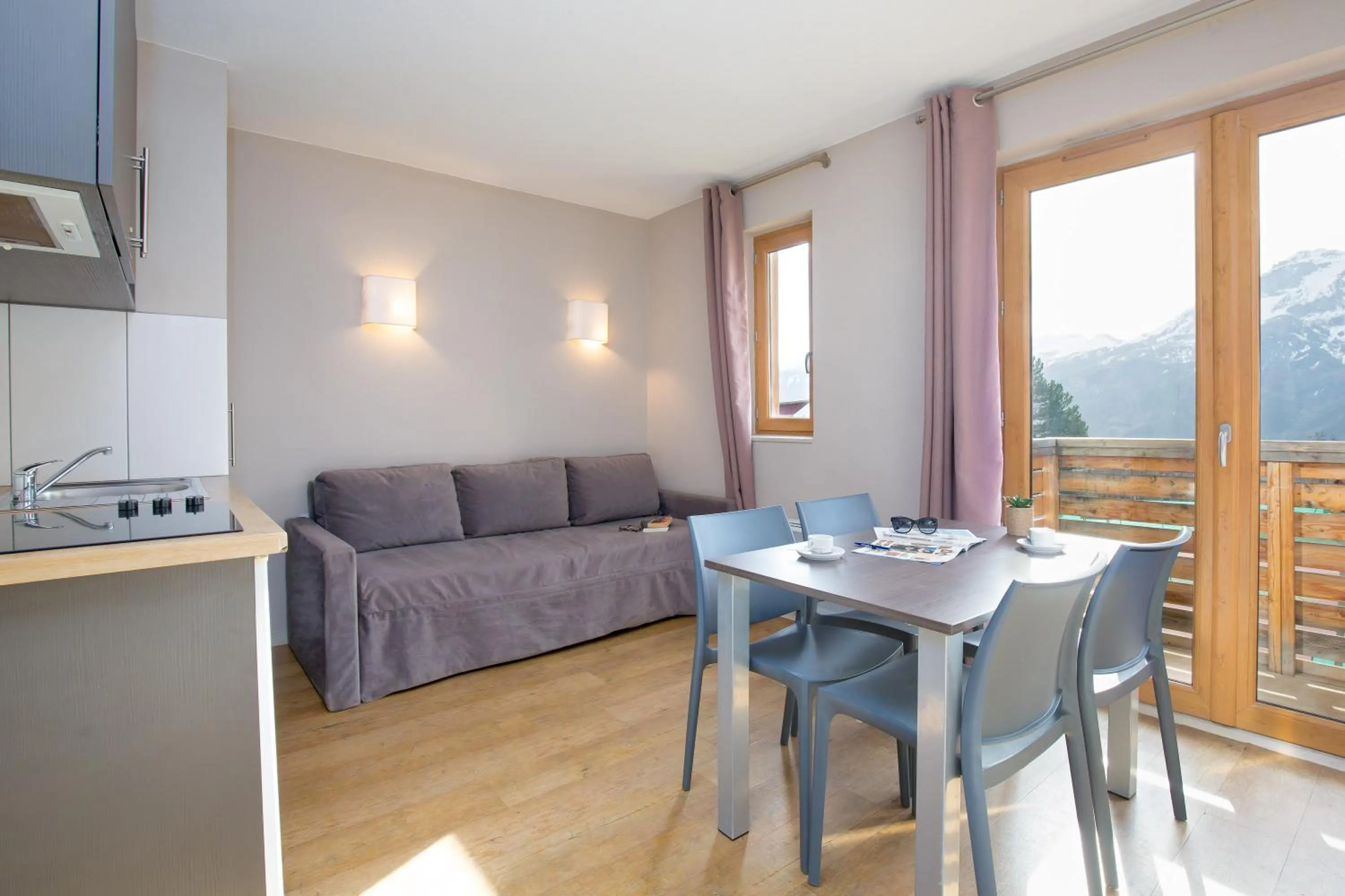Studio ( 3 Adults) in SOWELL RESIDENCES Pra Loup