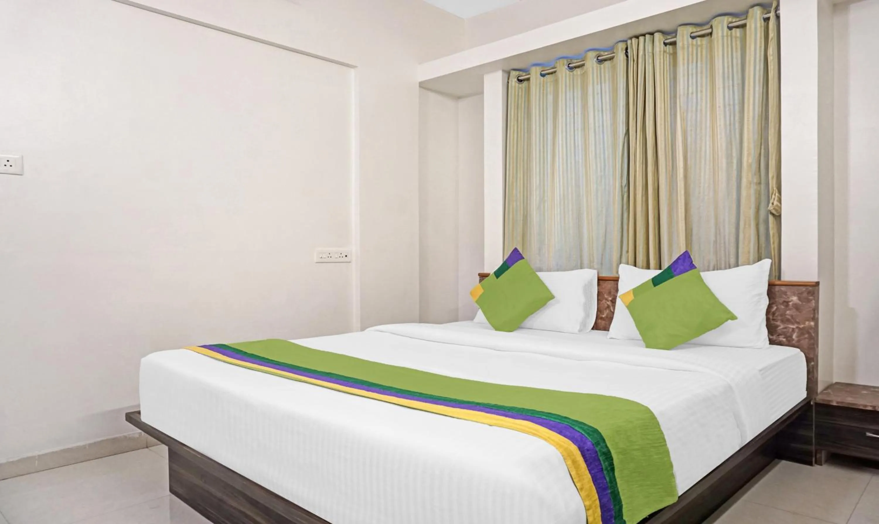 Standard Double Room - single occupancy in Treebo Diamond Residency - DDPK Inn