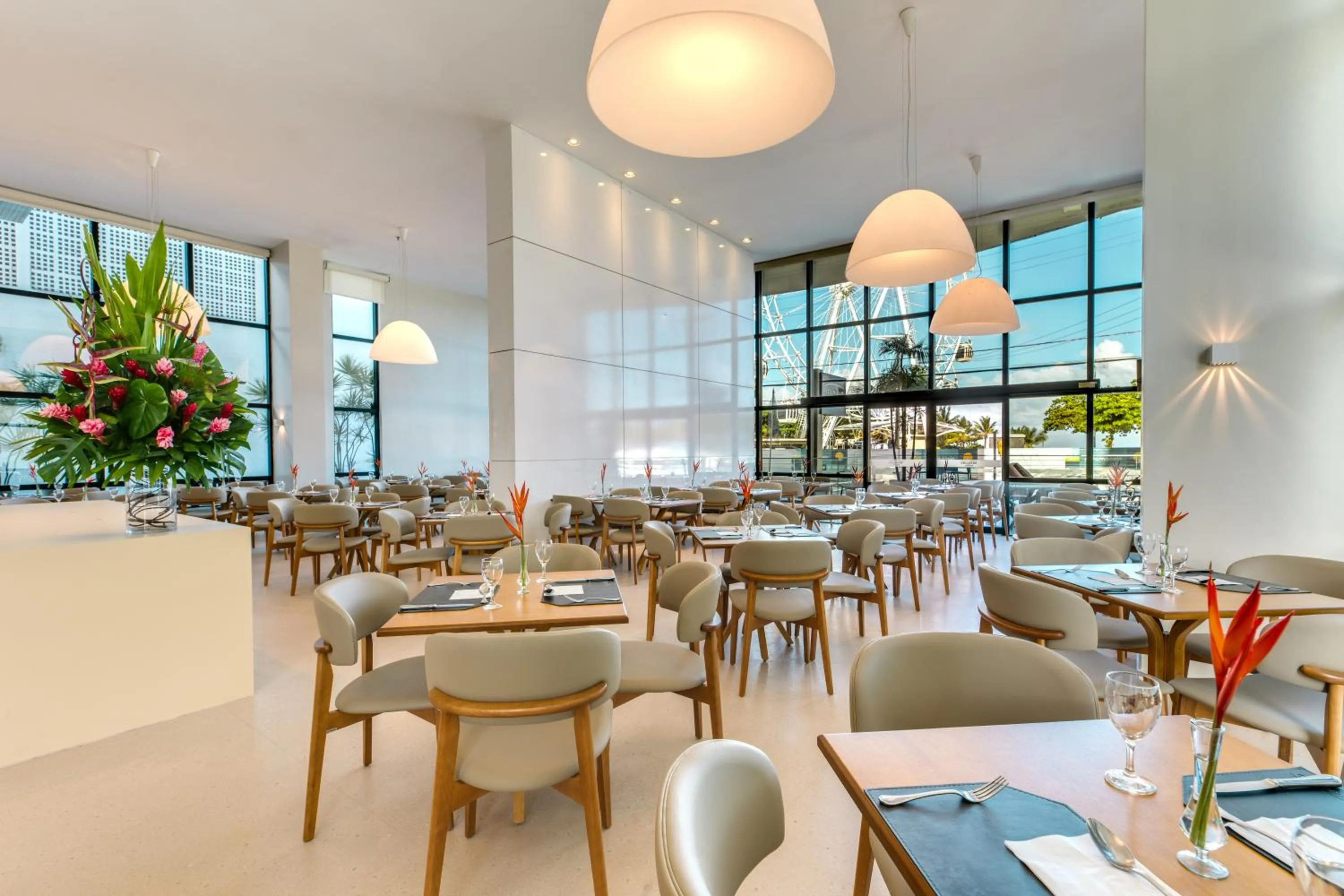 Restaurant/places to eat in Meridiano Hotel
