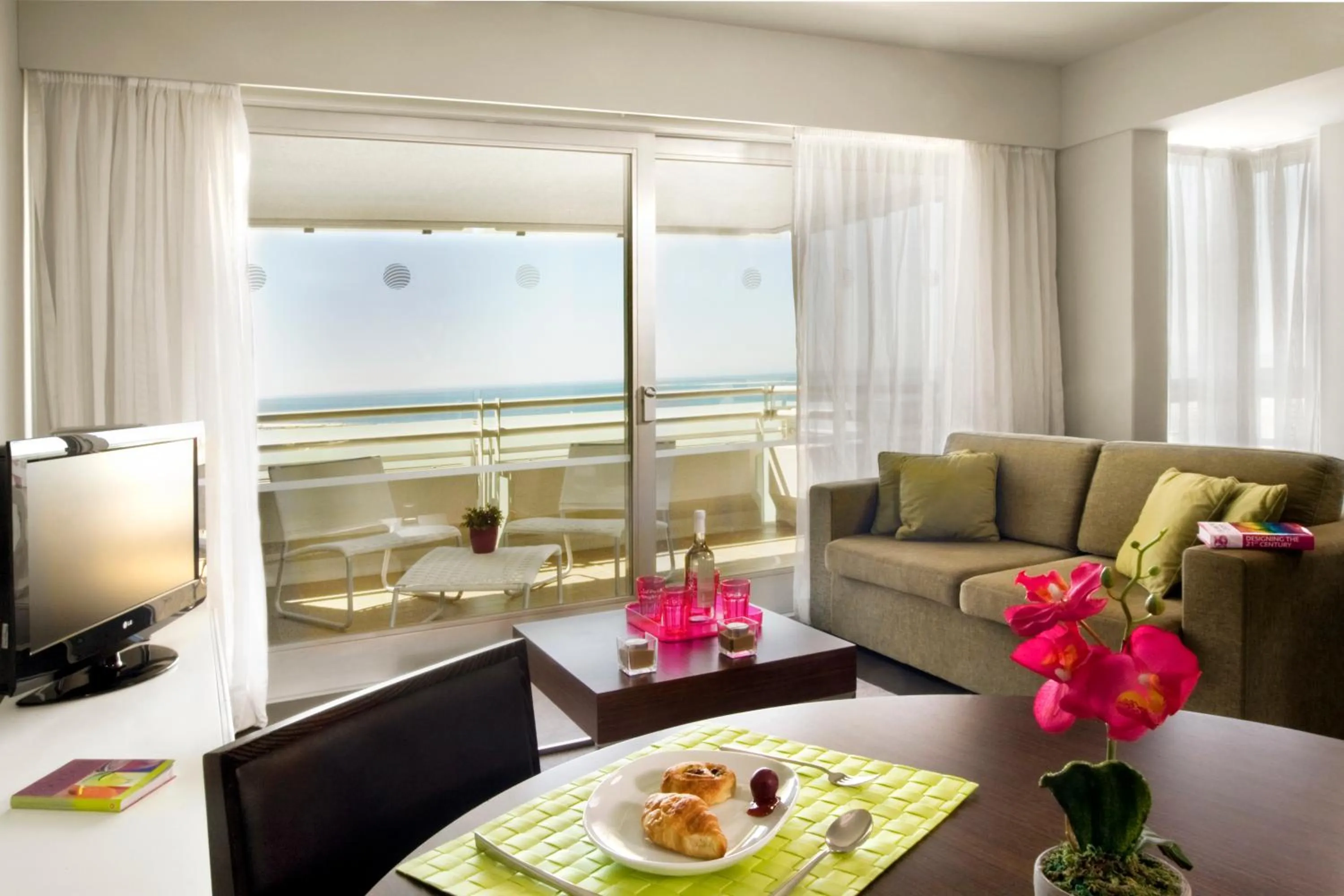 Studio with Bunk Bed and Sea View in Aqualuz Troia Rio by The Editory