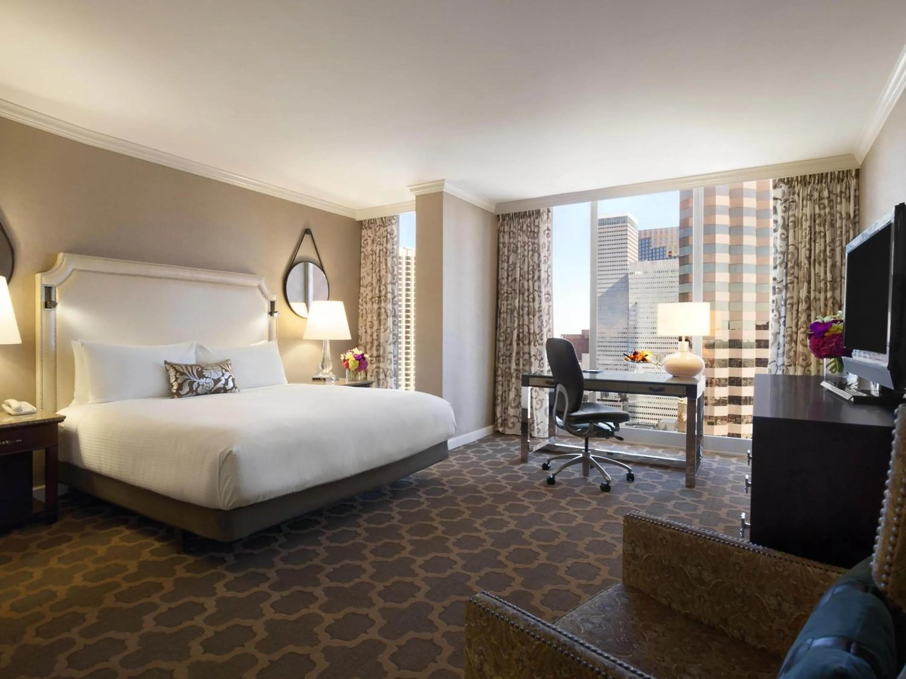 Fairmont King Room with City View in Fairmont Dallas